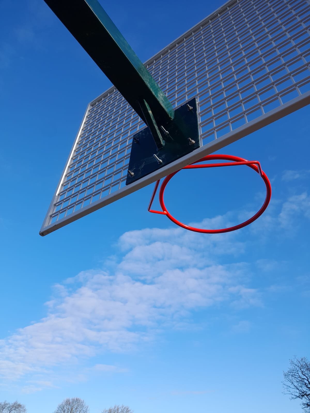 Basketball post & hoop for a sports college