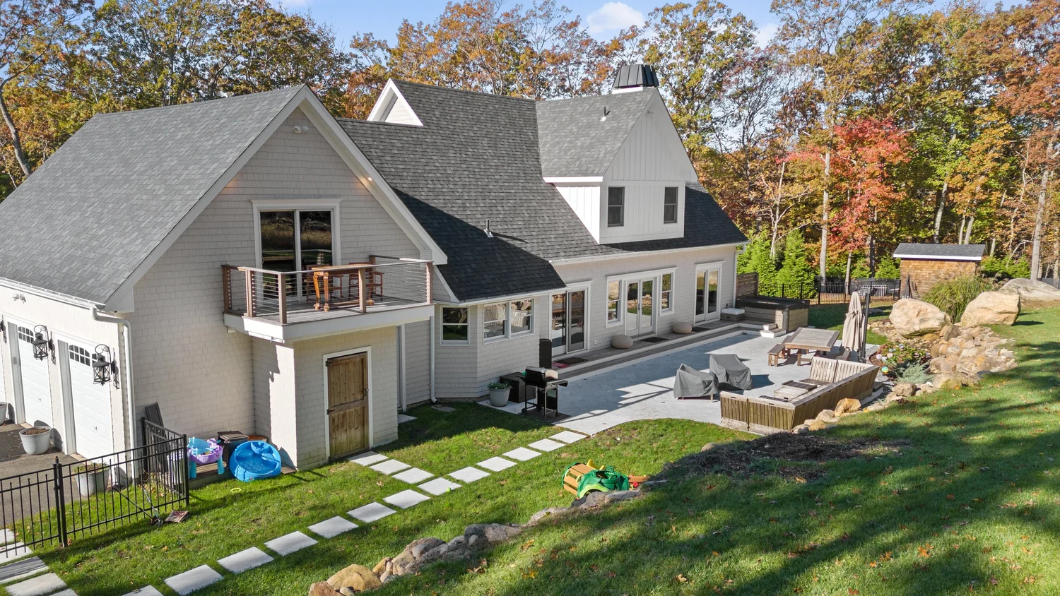 Patio & Outdoor Entertaining at Farm Road — photograph 2