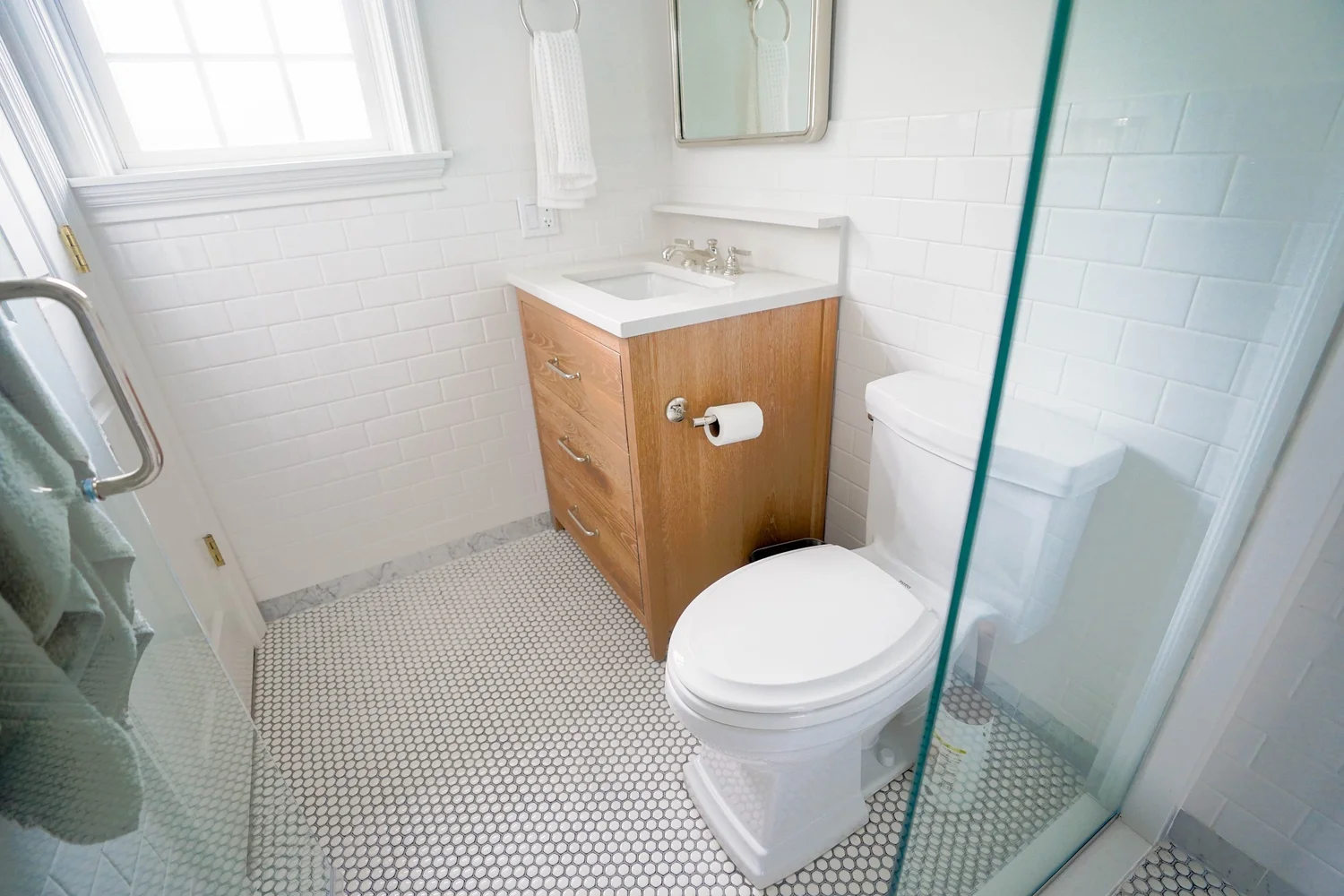 Compact Bathroom & Walk-In Shower — photograph 3