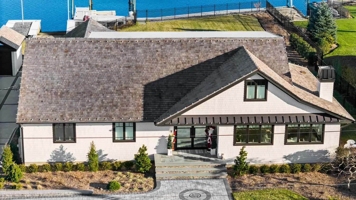 Roofing in Center Moriches — photograph 2
