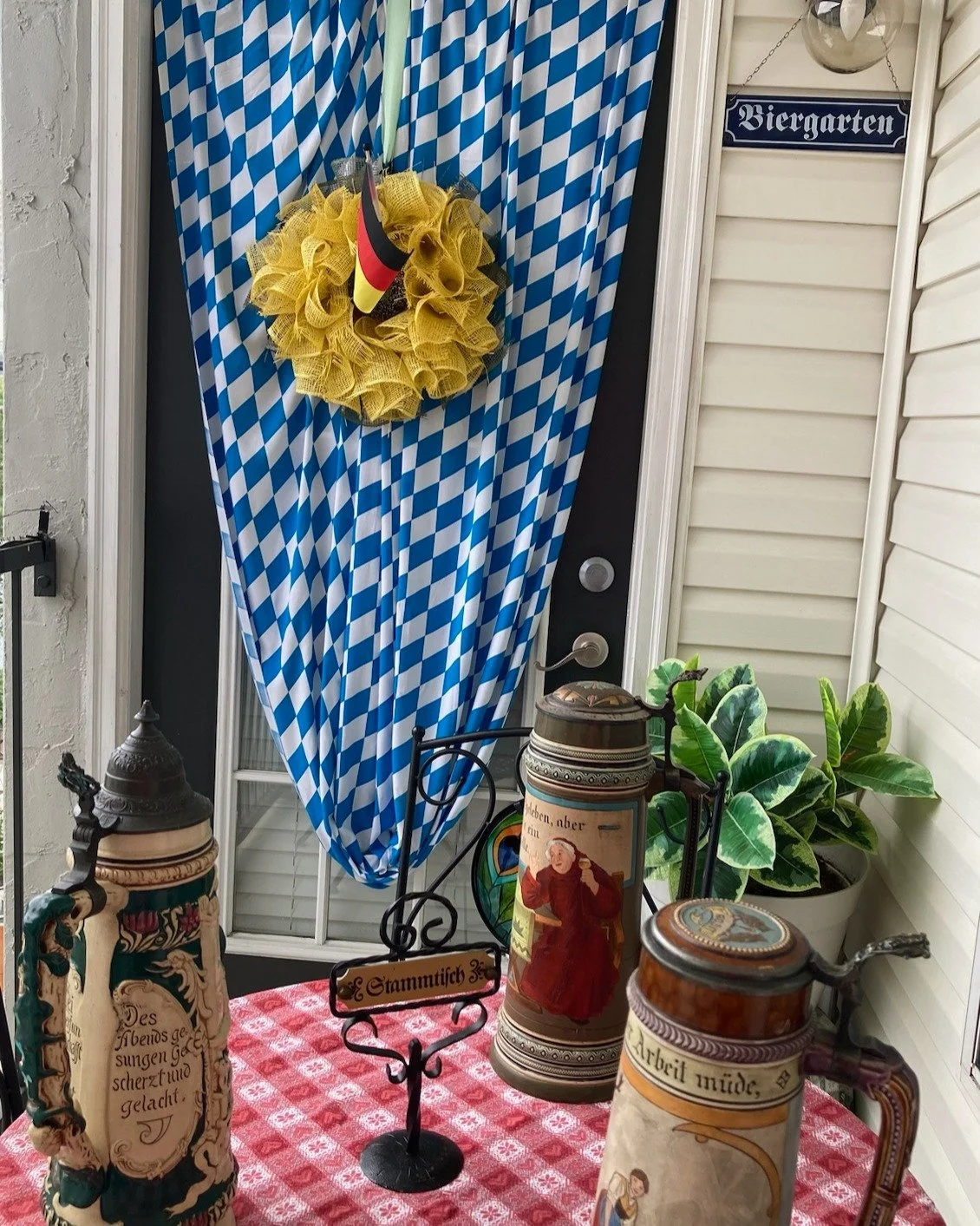 One of our 1st entries to our BATTLE OF THE BALCOIES transports guests into Germany with this balcony, complete with Bavarian and German flags, a classic Biergarten sign, and a VIP Stammtisch table reserved for loyal guests.
#BRACKENHOUSEBATTLEOFTHEB