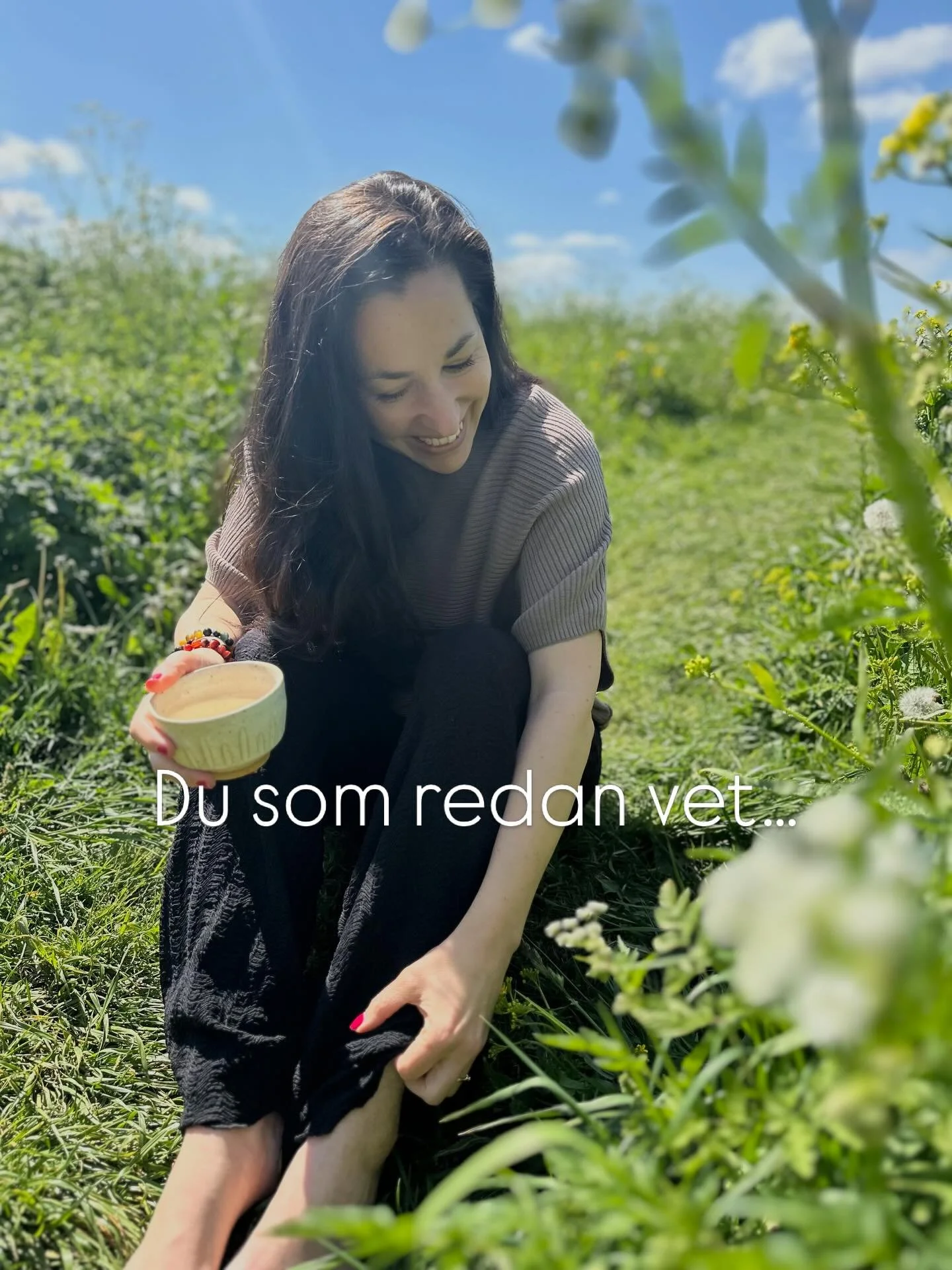 En sj&auml;lslig v&auml;gledare &auml;r nya tidens coach, nya tidens samtalsterapeut, nya tidens medm&auml;nniska, som st&aring;r n&auml;rmare och leder m&auml;nniskor djupare in i hj&auml;rtat. 🩷✨

M&aring;nga &auml;r klara med att prata och f&arin