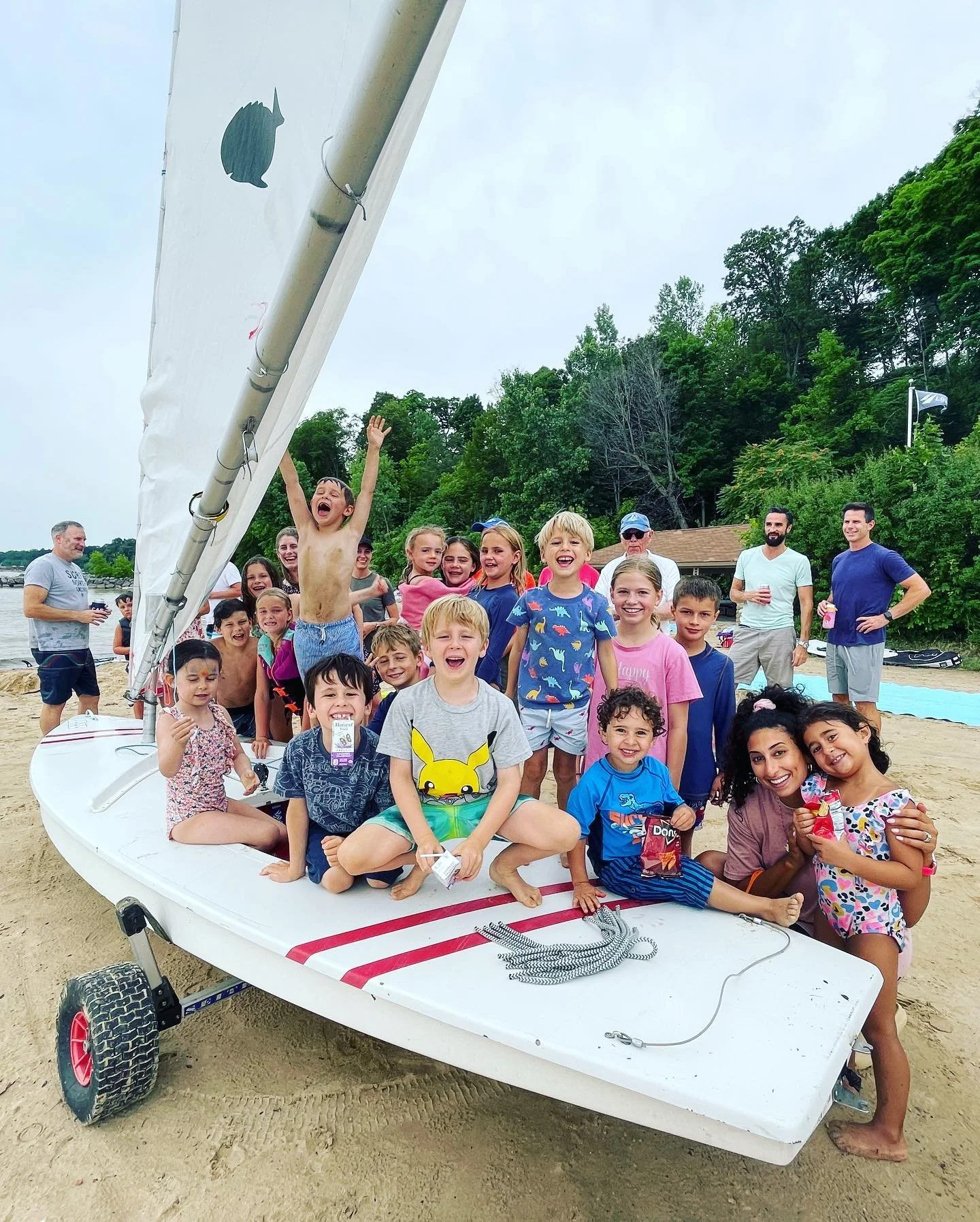 Come on, how fun did the first LBYC FAMILY CAMPOUT look?! Square knots AND S&rsquo;mores! ⛺️⛵️