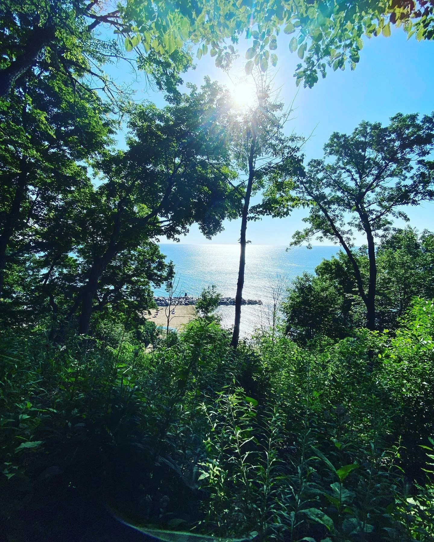 Looking down from the bluff to the launch spot for the &lsquo;22 Women&rsquo;s North Americans 9/23-9/25&hellip; if you zoom in you can see some yogi&rsquo;s enjoying the gorgeous morning!  Sign up in bio.