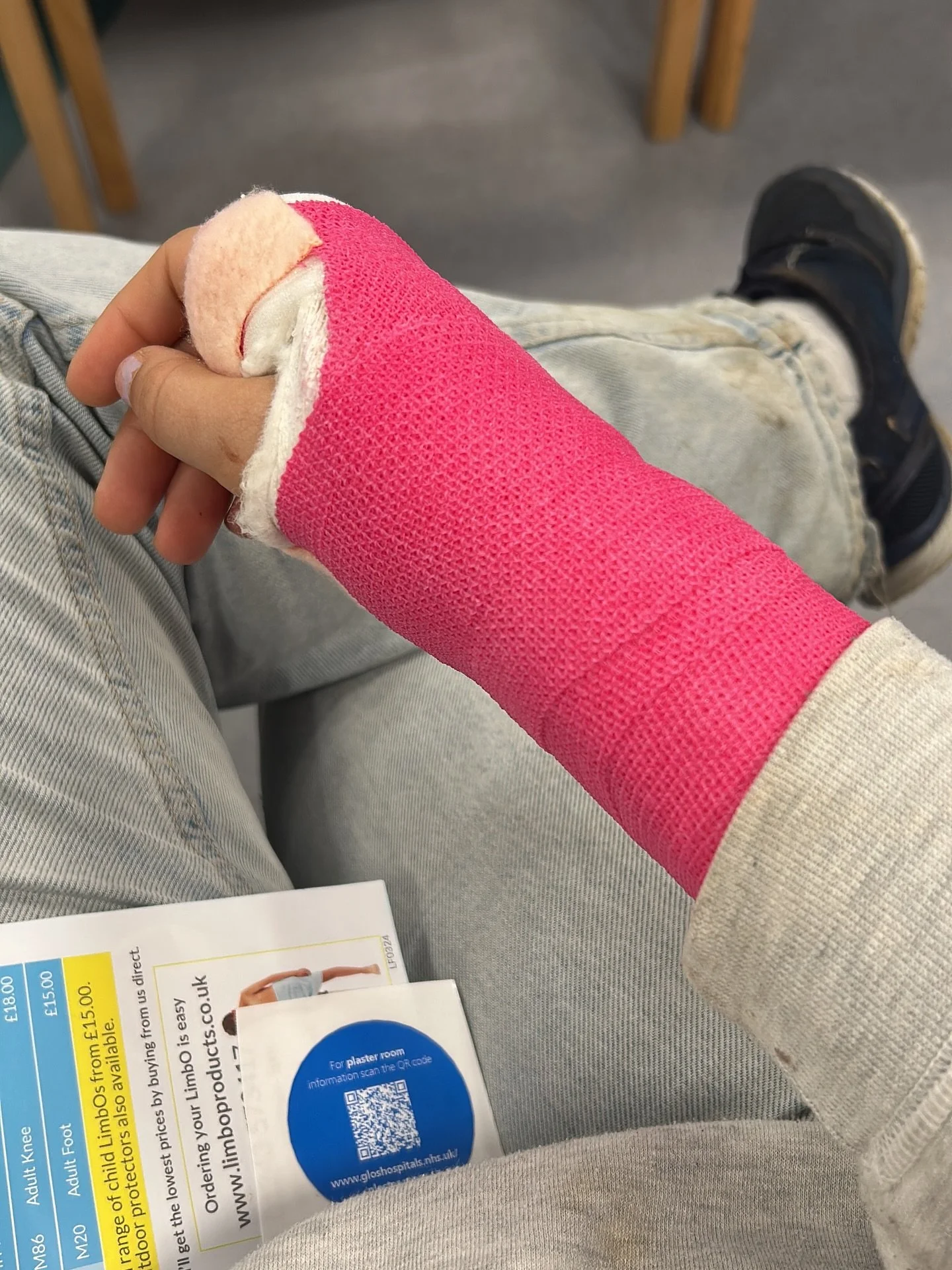 Another arm update 💪🏻
I had my checkup appointment yesterday & thankfully all looks good so no surgery needed! I have been told I’m not out of the woods yet & it’s still a possibility so I’m going back next week for anoth