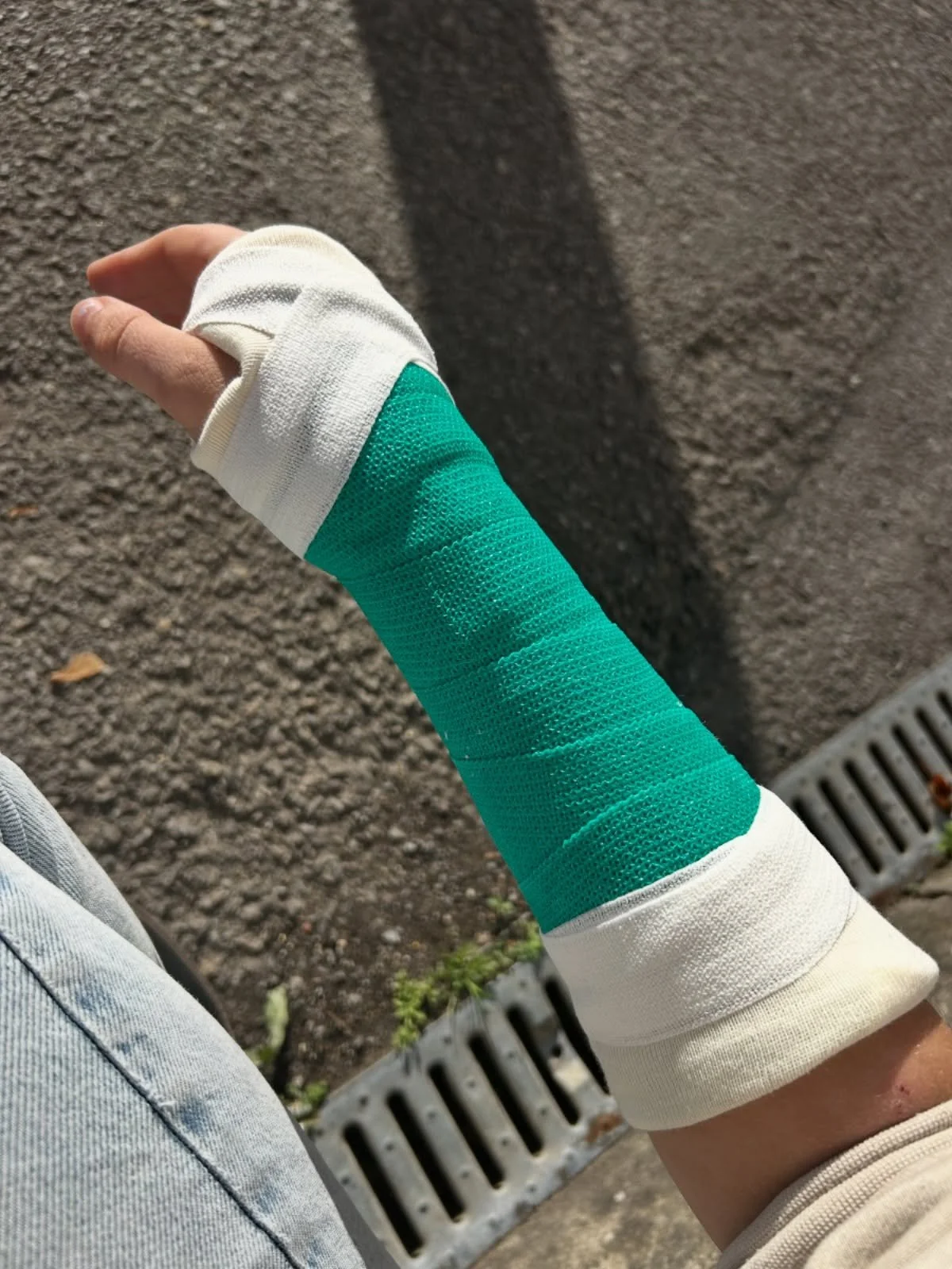 This is hopefully my last arm related update for you all… we finally have a date! 🎉
My cast will be coming off on the 28th this month - this annoyingly does mean that I cannot complete groups until this date, it is well within the expected t