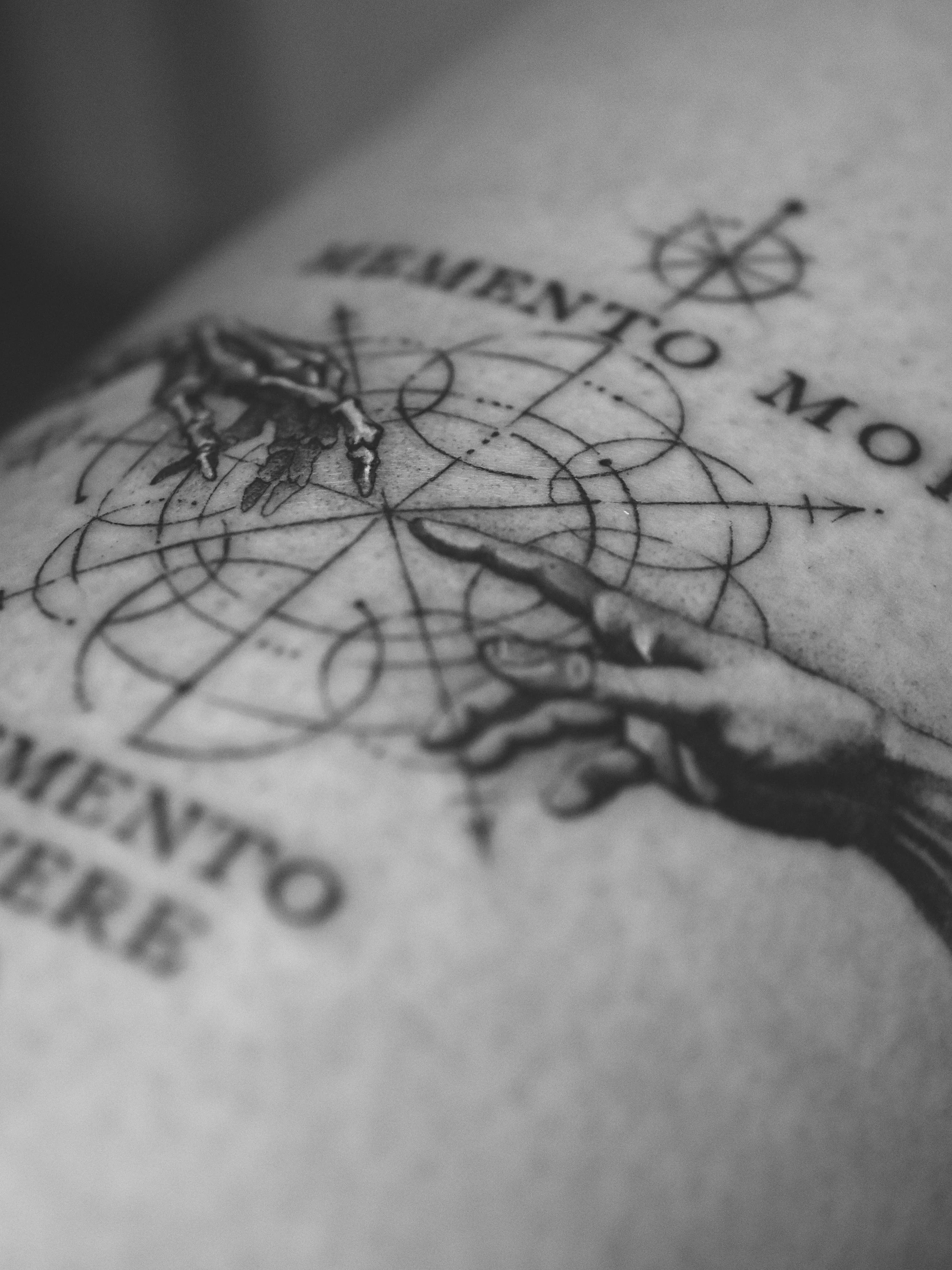 M E M E N T O  M O R I
nothing more, nothing less&hellip;

@houseofbeststudio 

#mrjbest #finelinetattoo