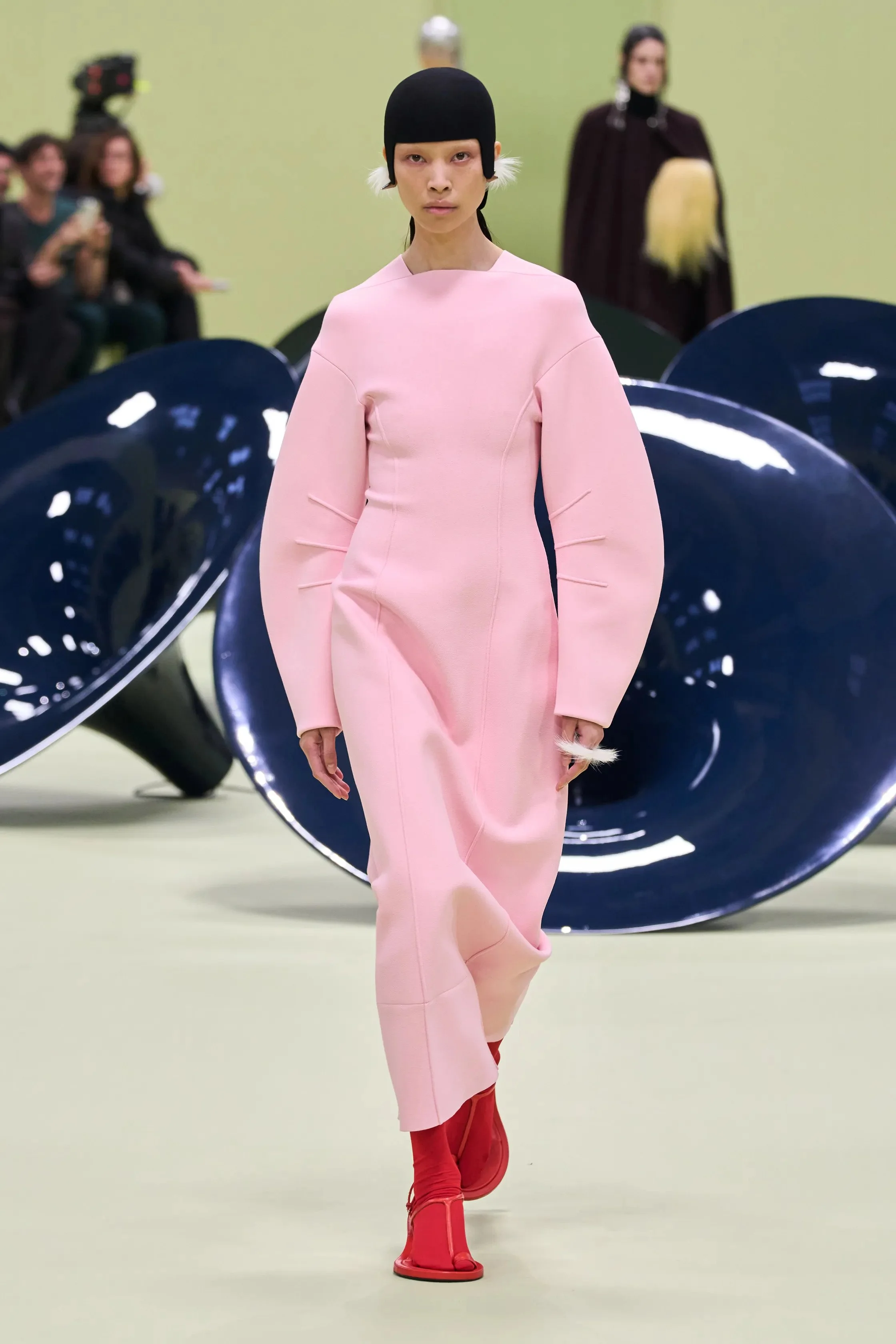 00006-jil-sander-fall-2024-ready-to-wear-credit-gorunwayjpg.jpg