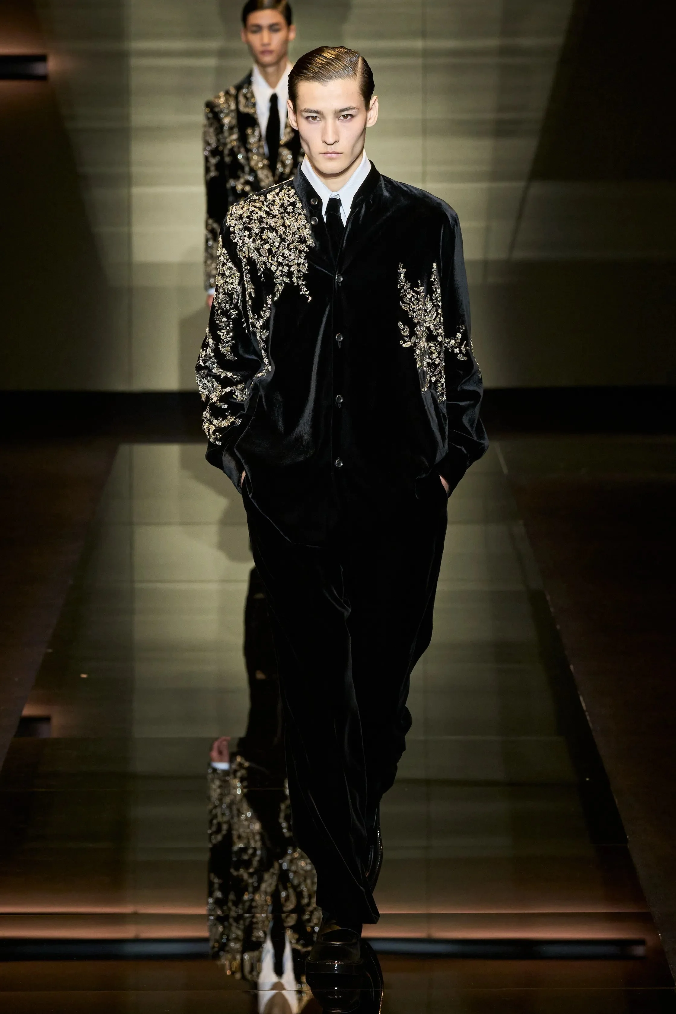 00106-emporio-armani-fall-2025-menswear-credit-gorunway.jpg.jpg