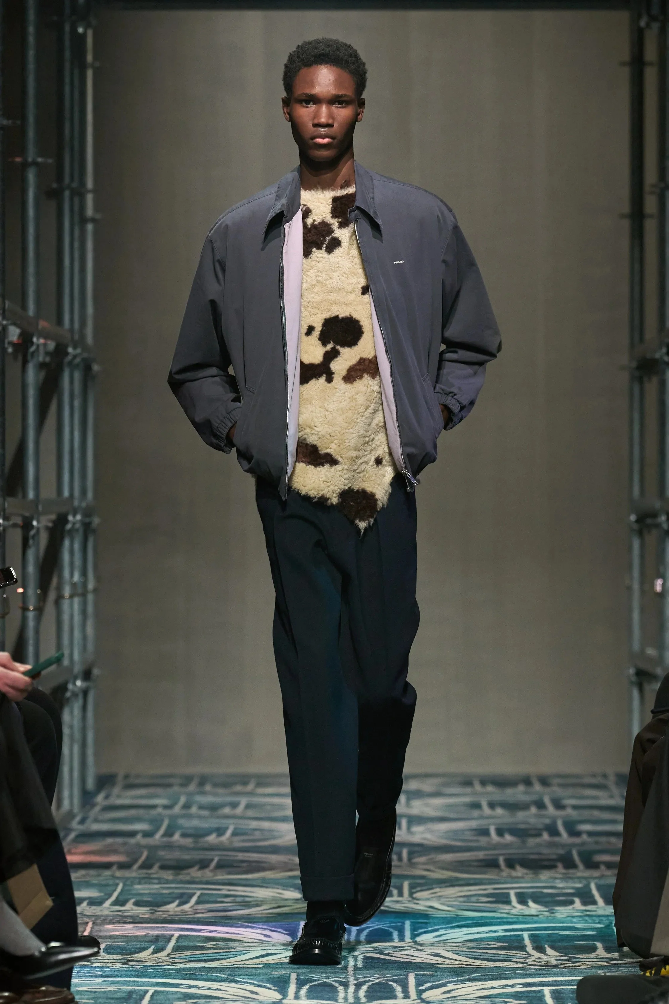 00036-prada-fall-2025-menswear-credit-gorunway.jpg_17_11zon.jpg
