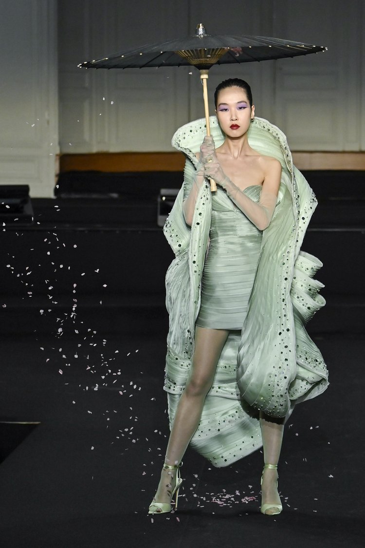Look 10 of Cheney Chan Fall 2024 Haute Couture Collection