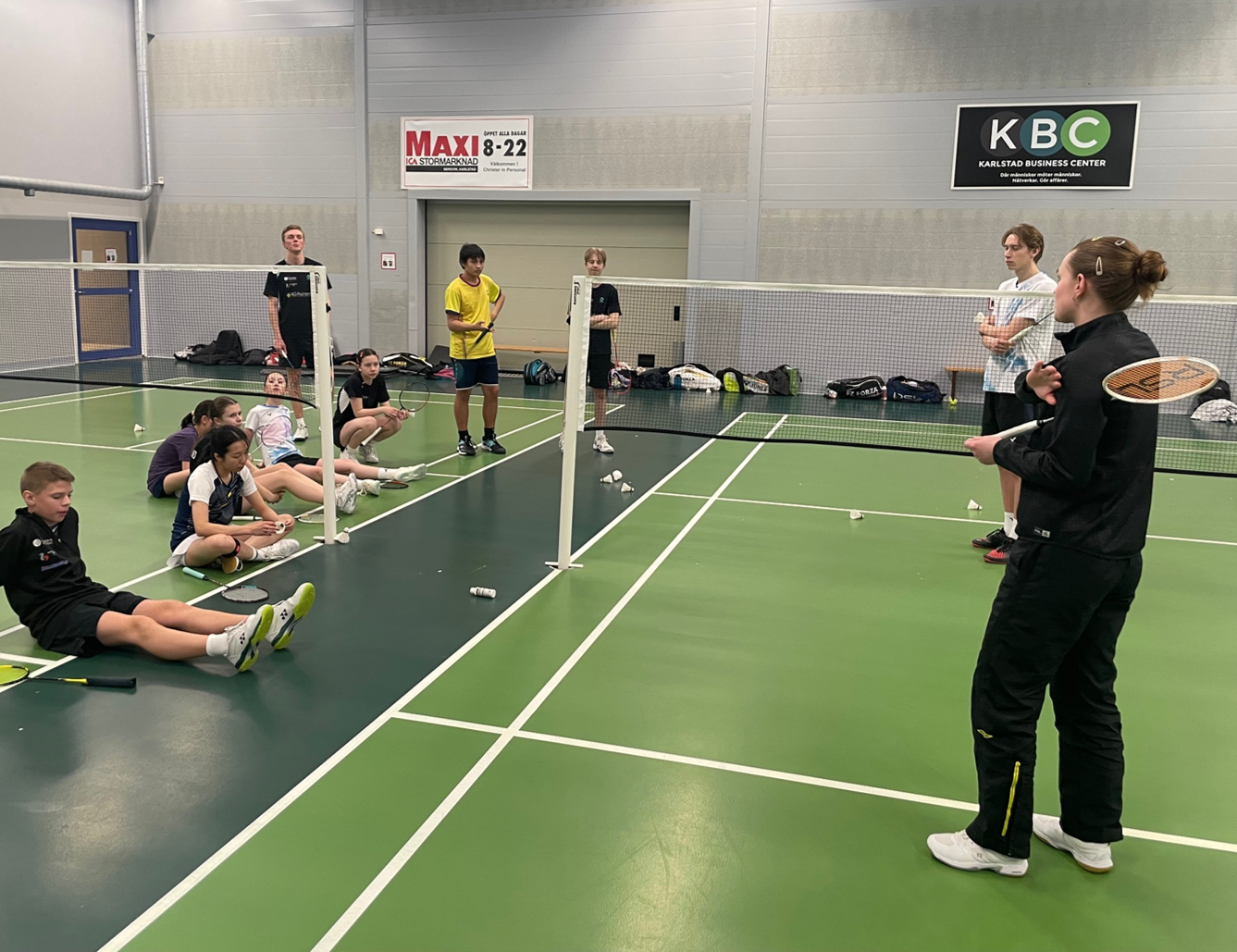 Vilma instruerar.png