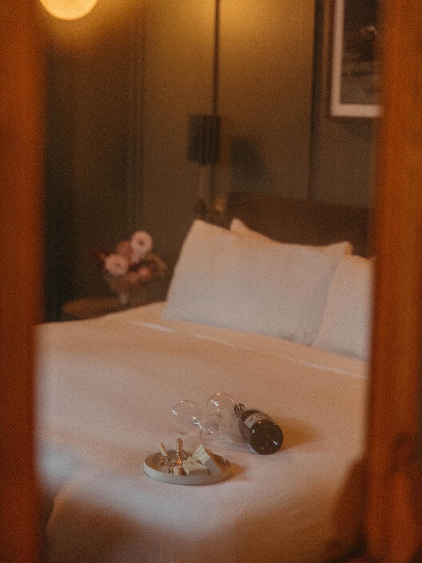 Our cabins aren&rsquo;t just for wedding weekends (though we do love our couples endlessly 💛). We&rsquo;re now booking overnight stays&mdash;so you can wake up to golden light streaming through the windows, sink into soft bedding, and maybe catch el