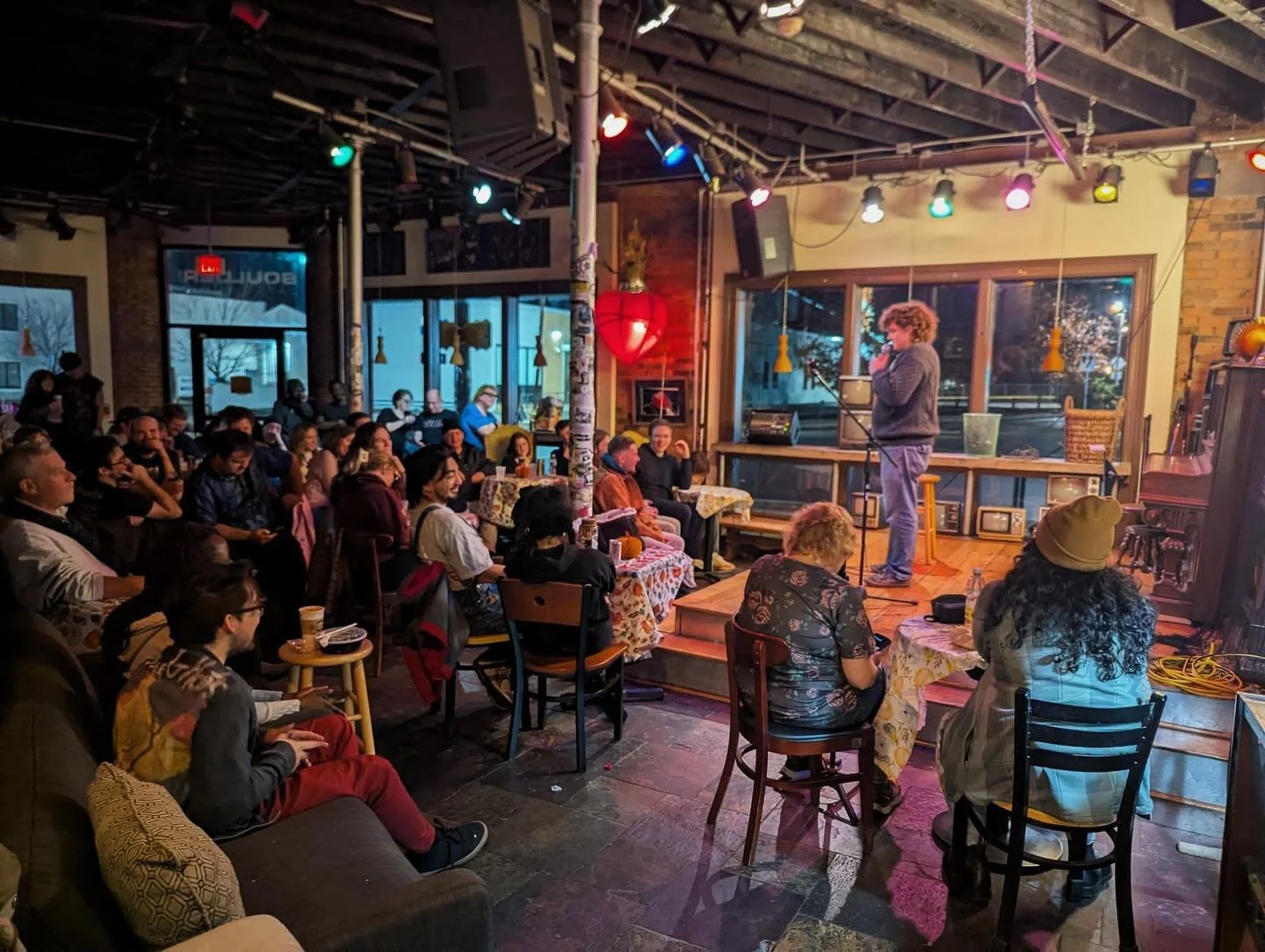 What an insane full house we had for our friend and absolute GEM of a person, @rachels_notfunny Thanksgiving Extravaganza show!
Not only did they pack the house, but they packed the food donations bin AND raised money for Rochester Family Mission. 
3