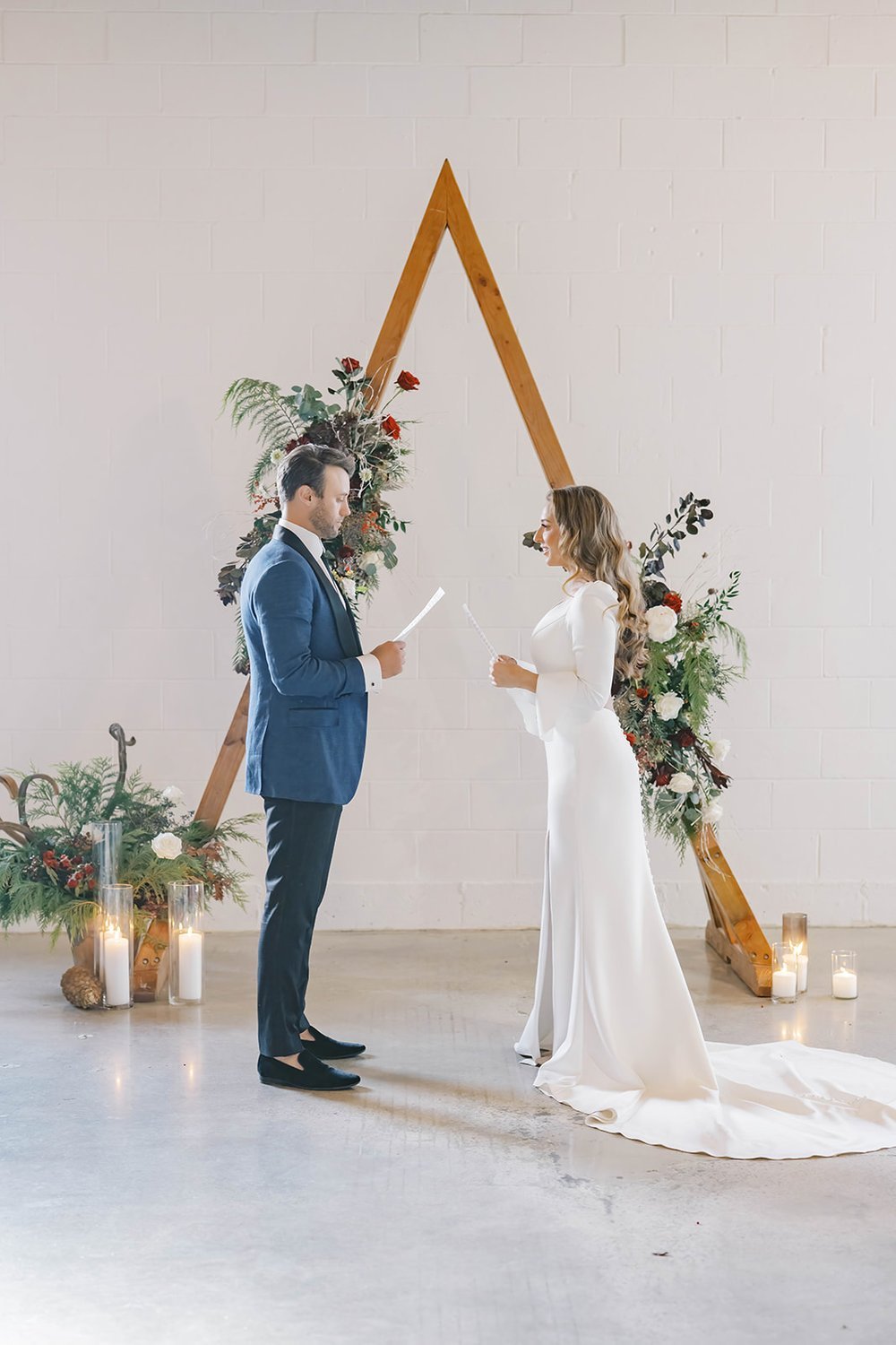 How to Save Money When Wedding Planning: 15 Creative Alternatives