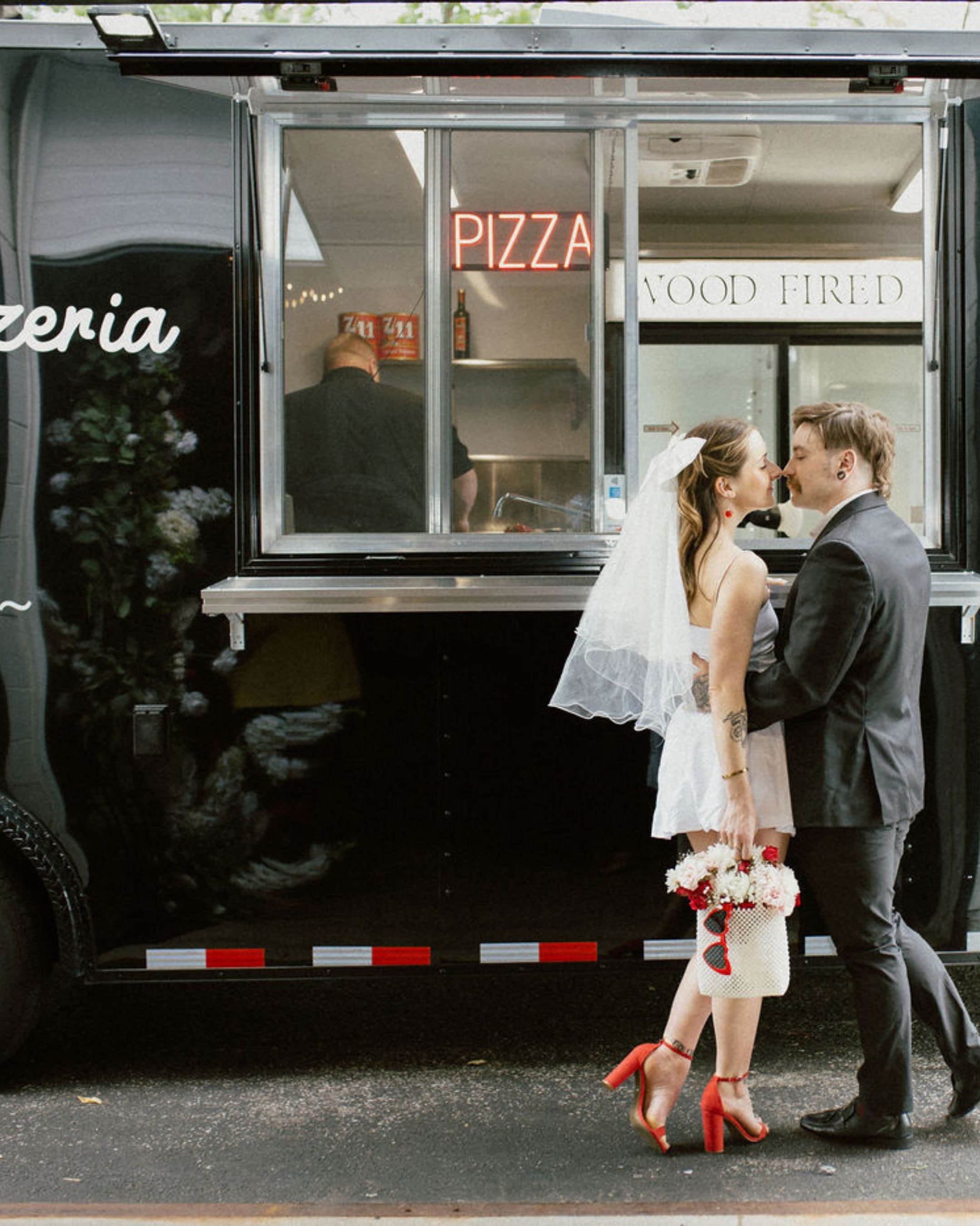 Here’s Everything You Need to Know About Selecting Your Catering and Bartending Service