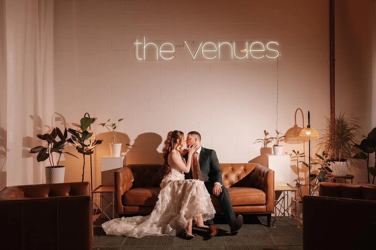 It's a vibe 🖤

.
.
.
.

📸: @kristinamorophoto 

Designer: @momentstoremembernh 
Florist: @loveemmie.co 
Tabletop rentals: @sparrowlanerentals 
Stationary: @gradyletters 
Bar: @thetravelingcocktail_nh 
Glam: @thairapybyalo 
Content Creator: @sfb.med