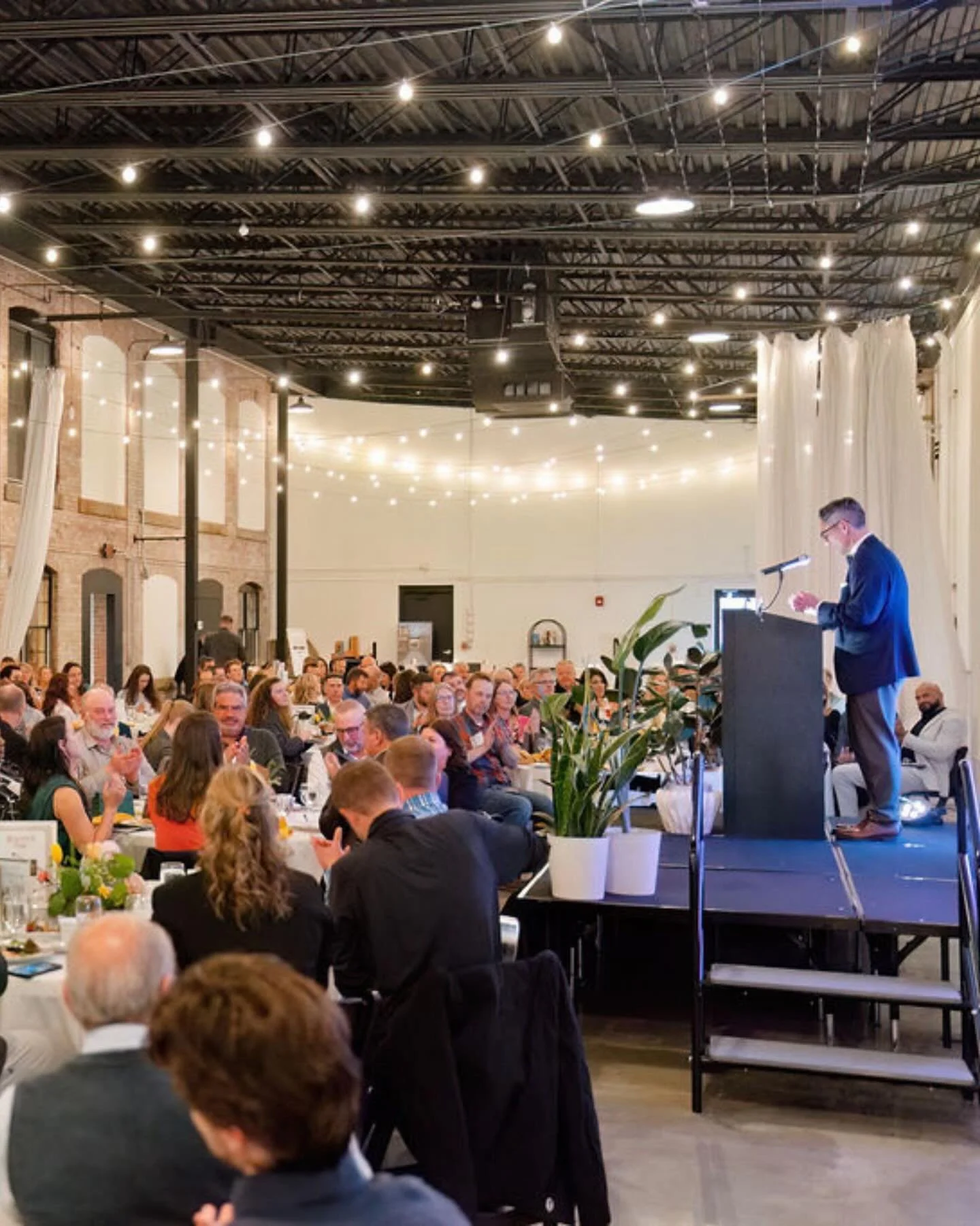 Need a place to host your next work event?

We've got you 👍

Whether it's a high-stakes strategy session, a sophisticated brand launch, or an end-of-year gala, we offers an editorial backdrop that makes "work" feel like a fabulous event. 
