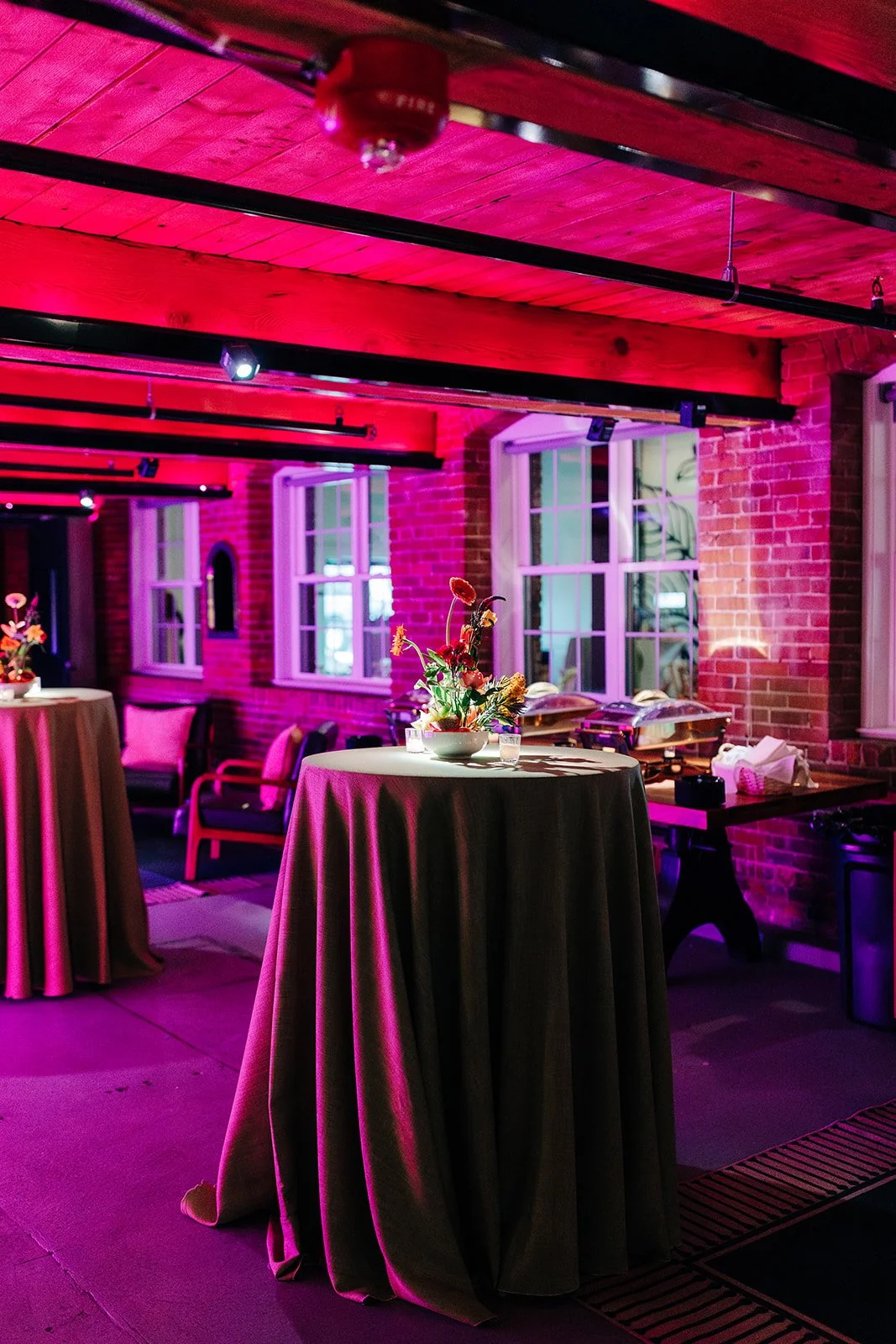 2027weddingtrendbar.jpg