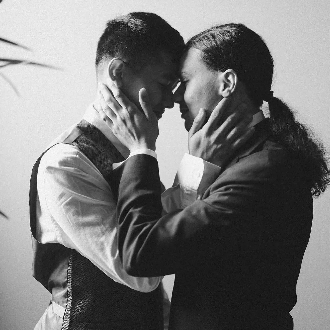 We love celebrating love 🏳️&zwj;🌈

.
.
.
.

Photographer: @weareall_art