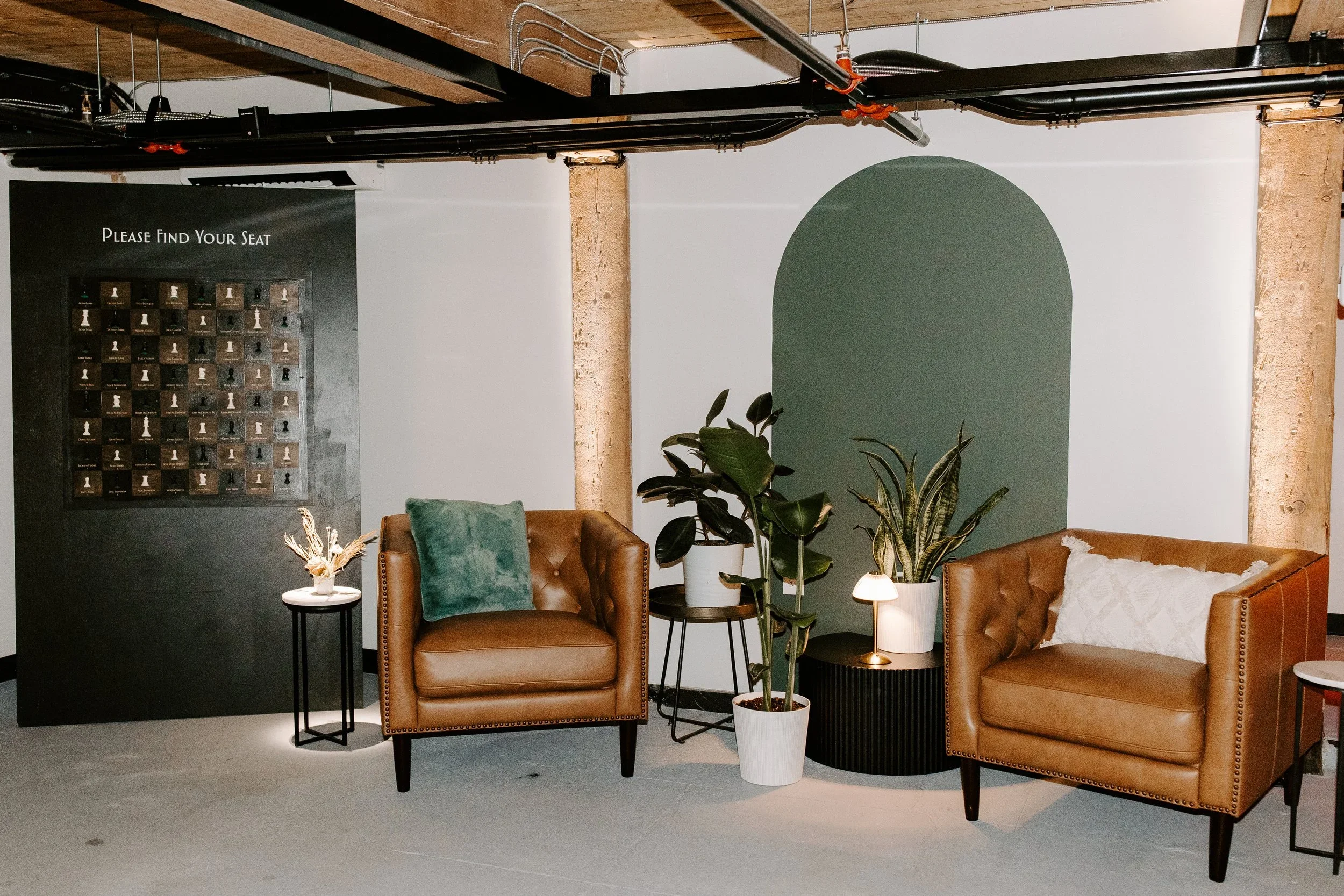 Genevieve+Photography_Lounge_Decor_03+(1).webp