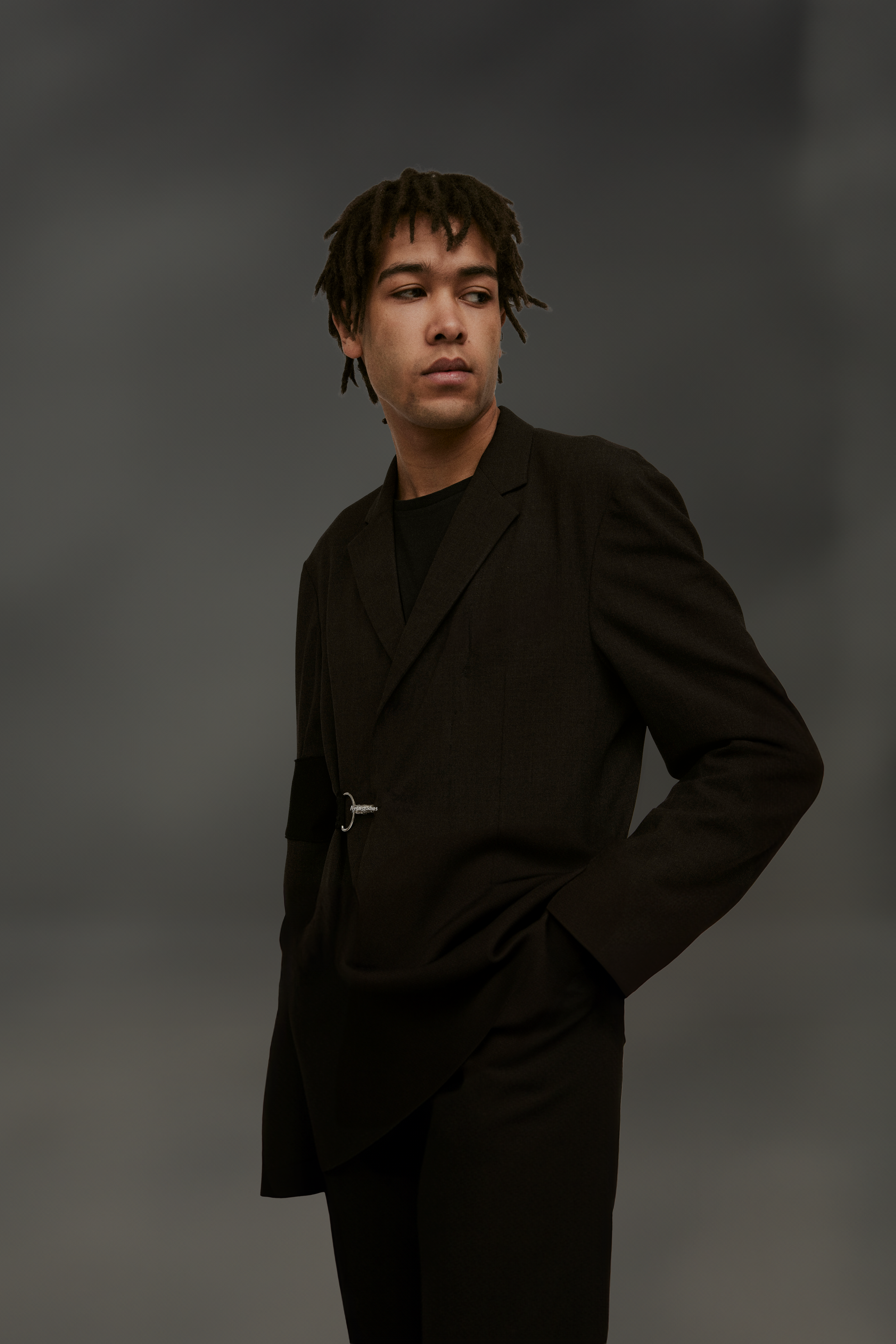 aysalstudios blazer fall 24 with metallic tag