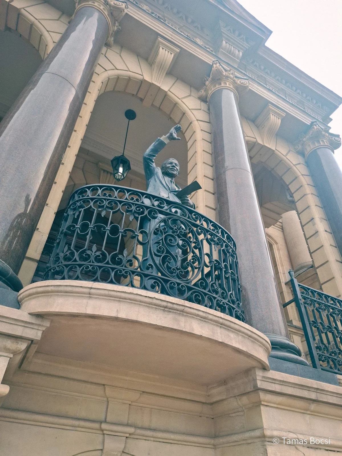 Nelson Mandela statue - Cape Town City Hall