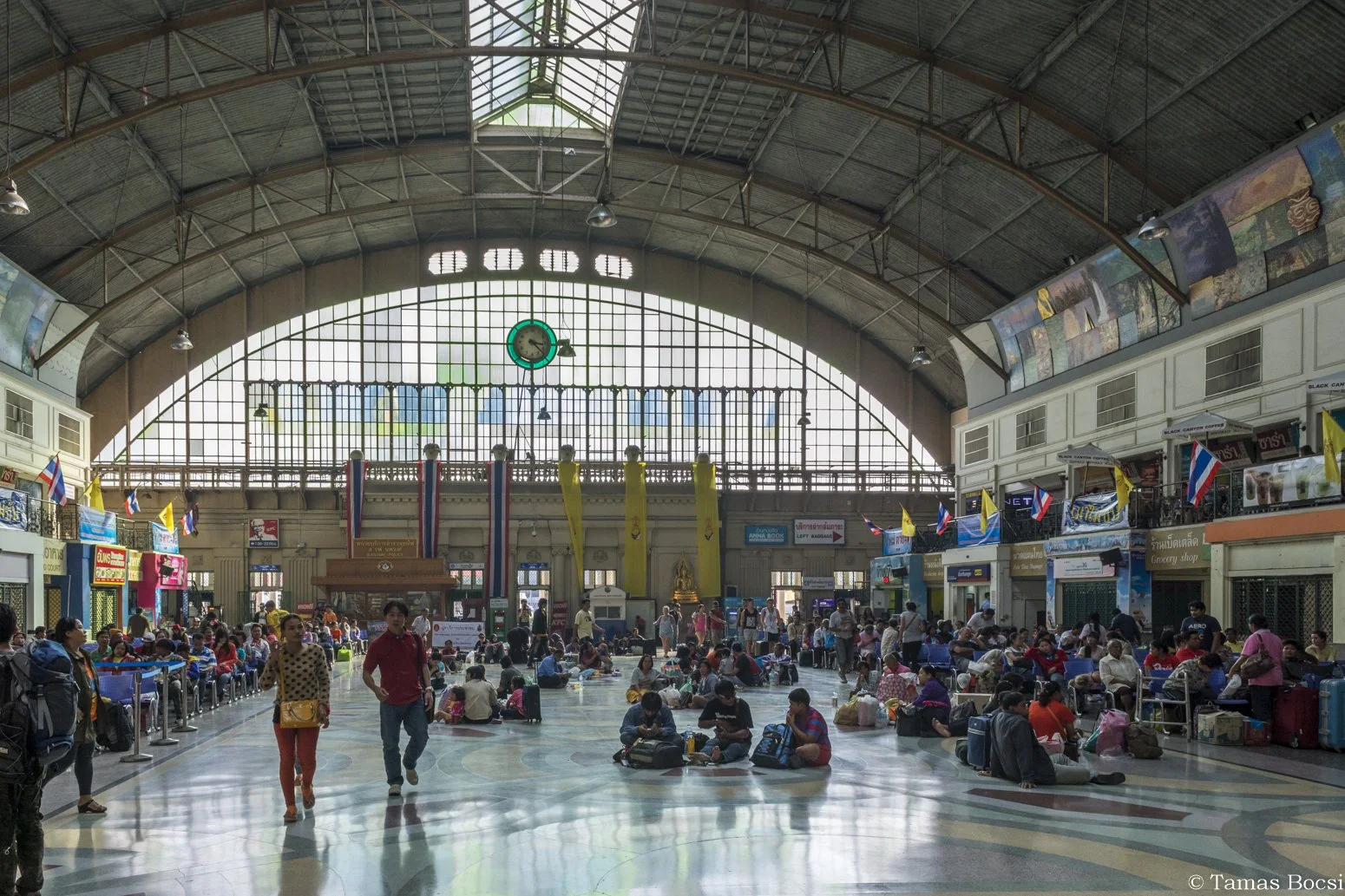 Hua Lamphong train station waiting hall