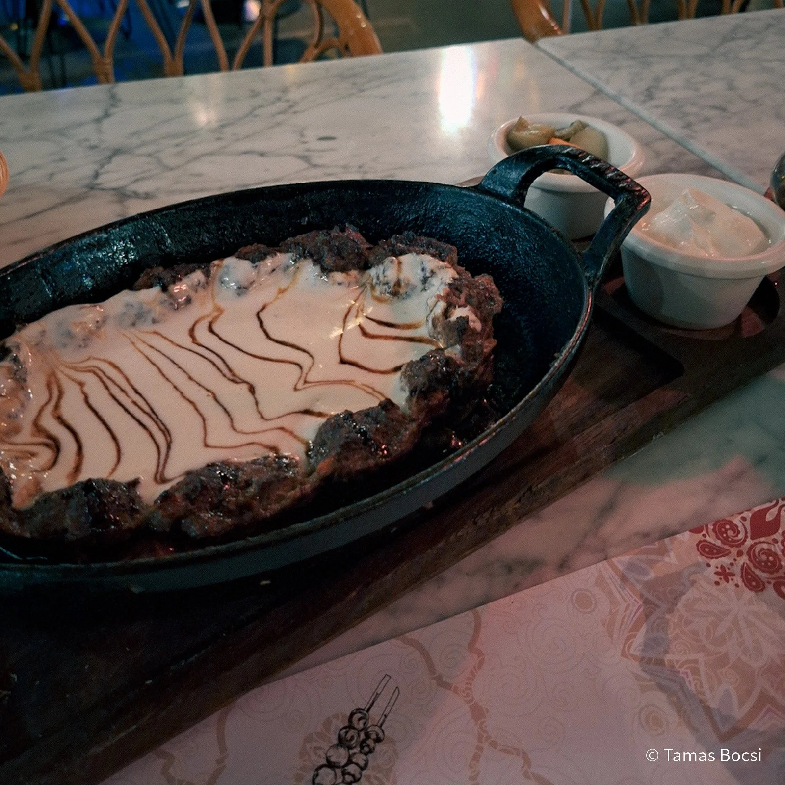 Lahmeh bil Siniyeh ma Tahini