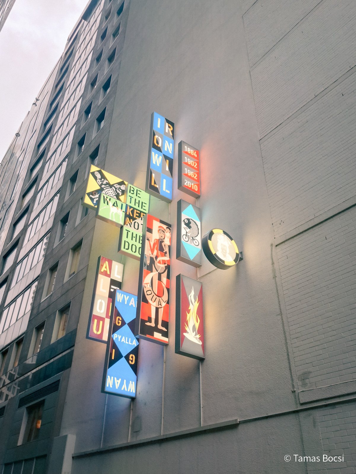 Neon Art in Circular Quay Wharf