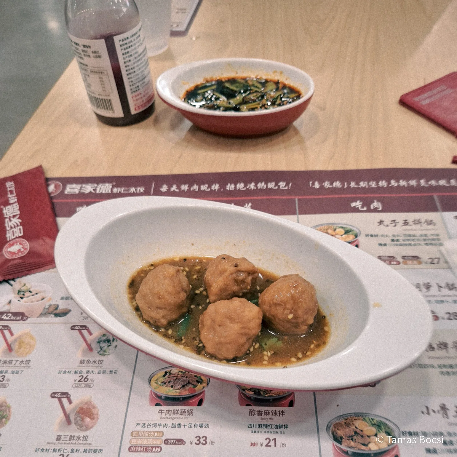 Meatballs in Foodcourt