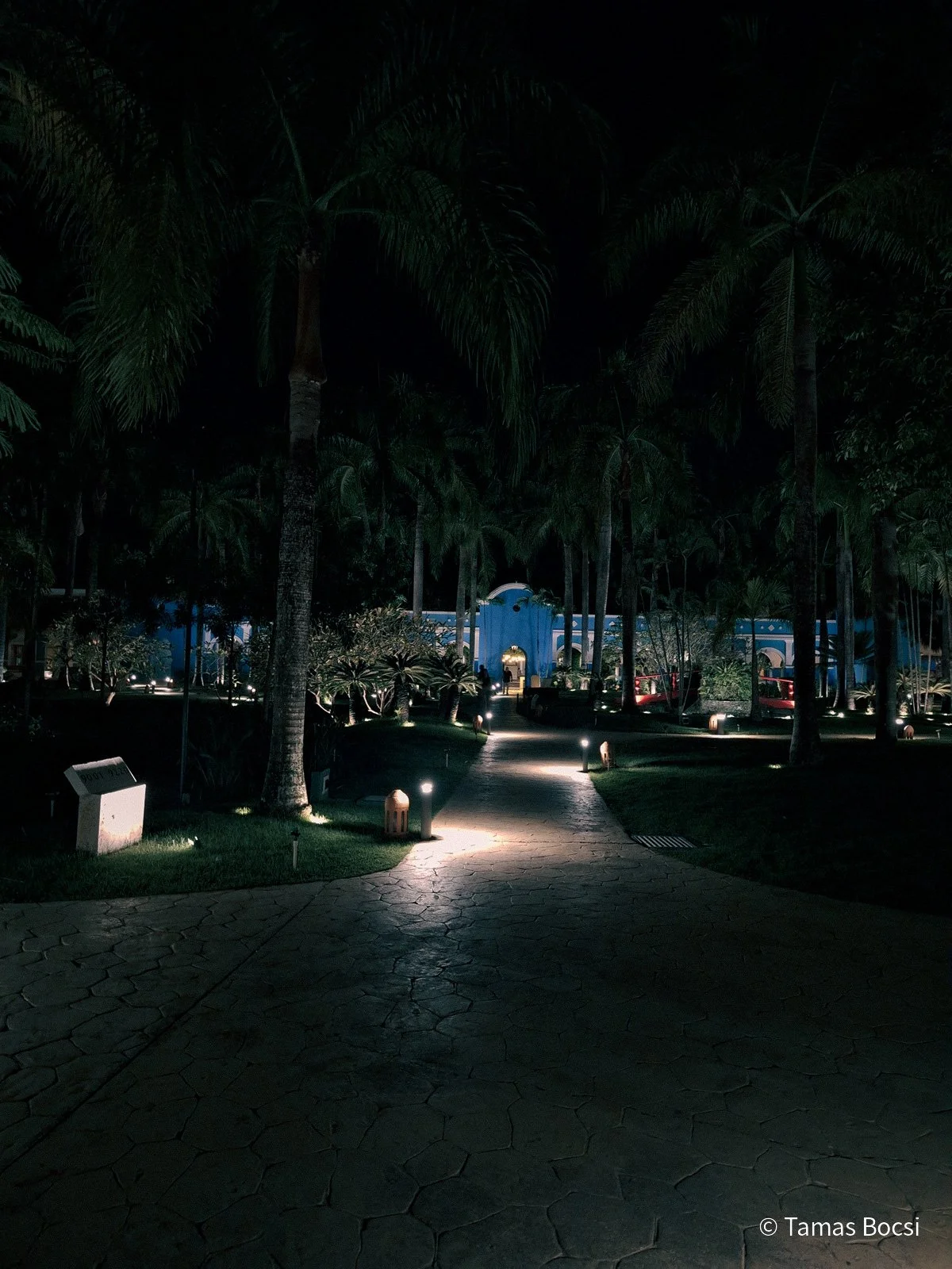 Iberostar Waves Costa Dorada at night