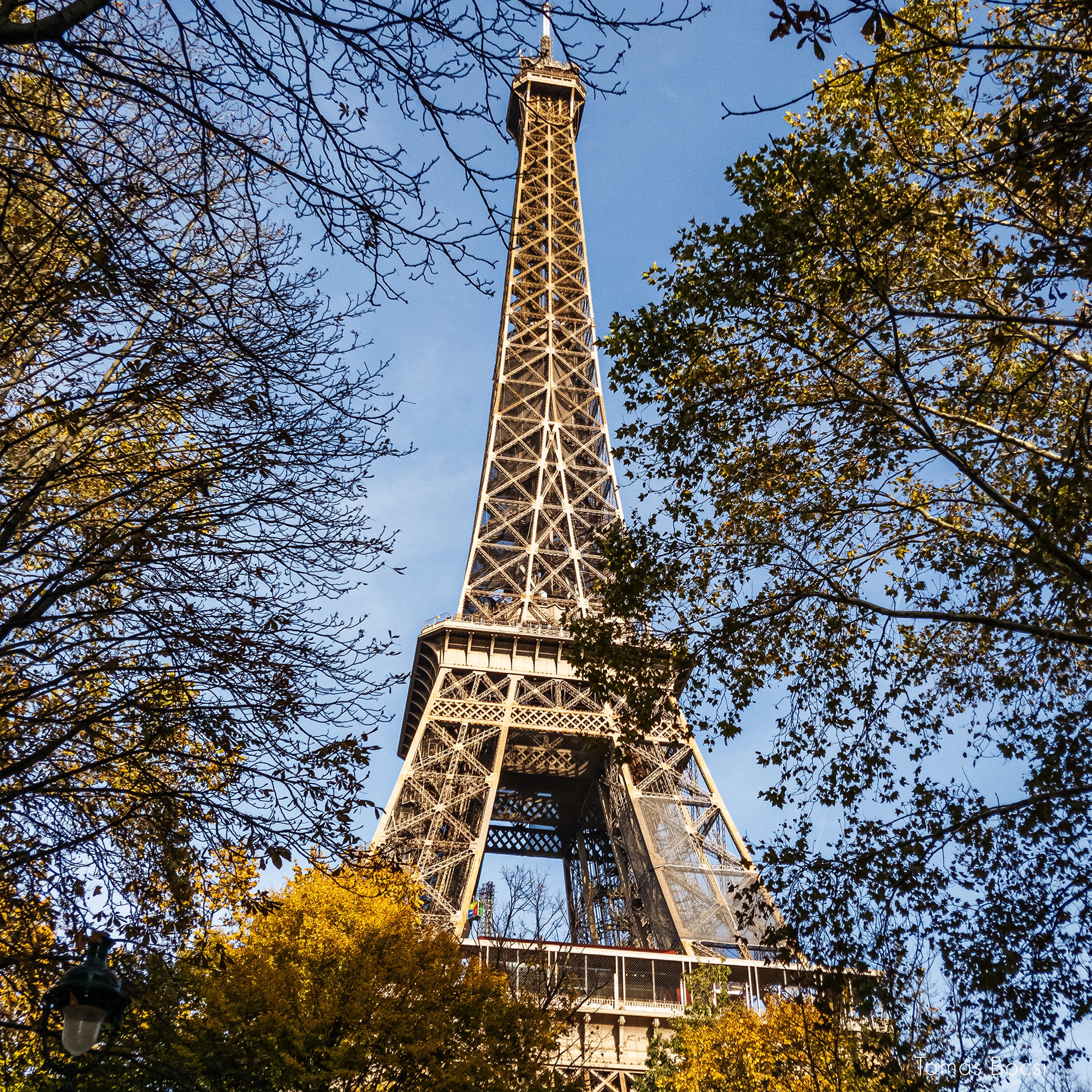 Paris - Eiffel Tower Autumn - Closeup-detail