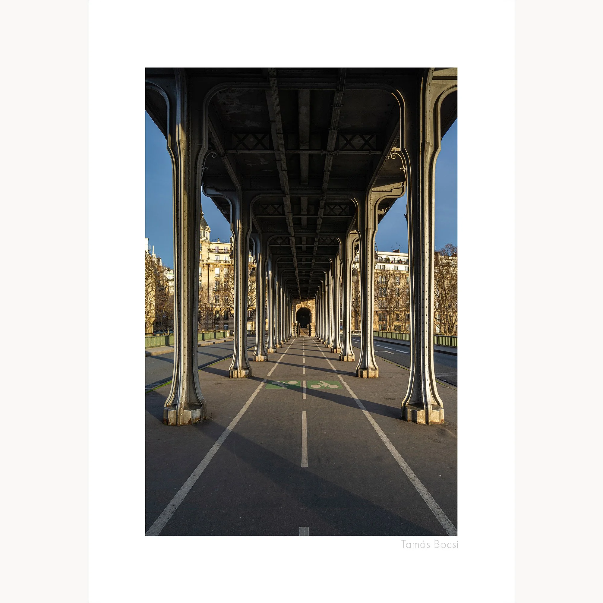 Paris Bir Hakeim Bridge - Poster