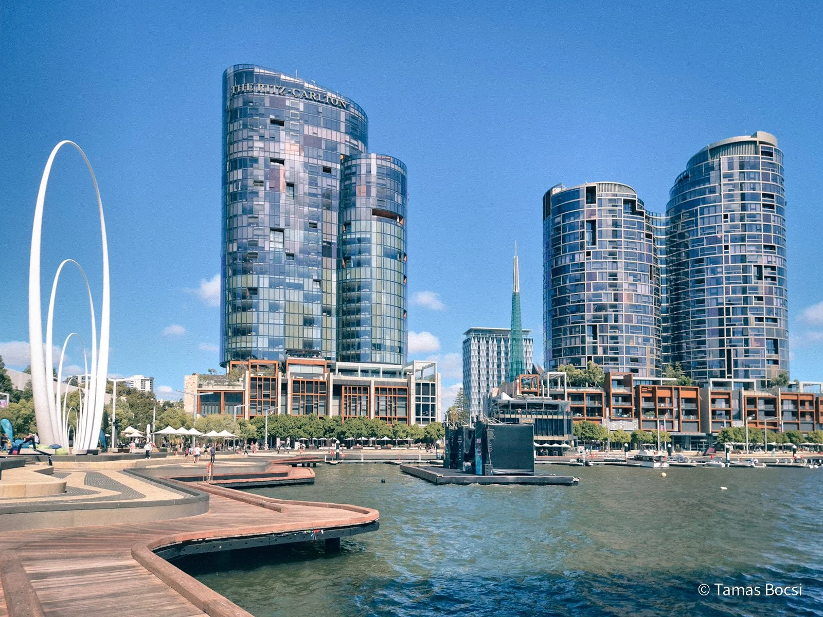 Memory lanes & coastal light