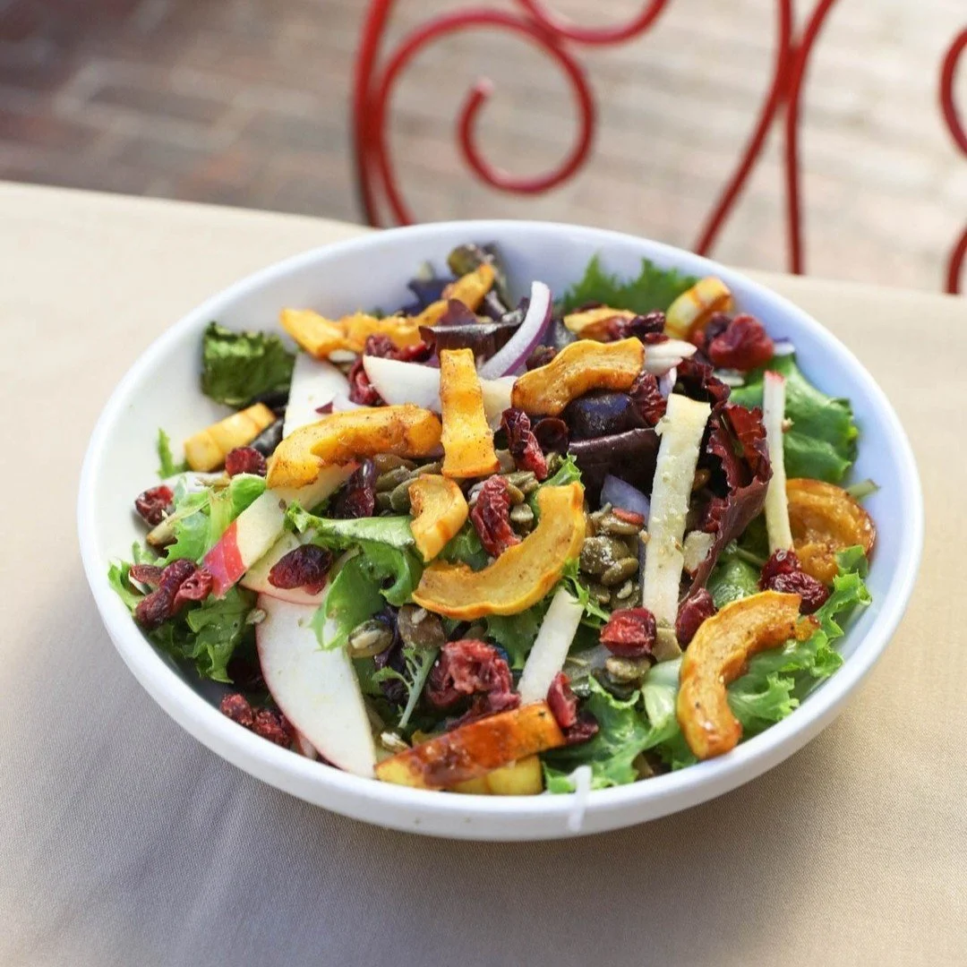 New season, new flavors 🍂 This week, we&rsquo;re welcoming a few autumn favorites to the menu:
🥗 Autumn Salad
 market greens, organic apples, roasted winter squash,
red onions, dried cranberries, spiced pepitas,
feta, pomegranate vinaigrette | v, g