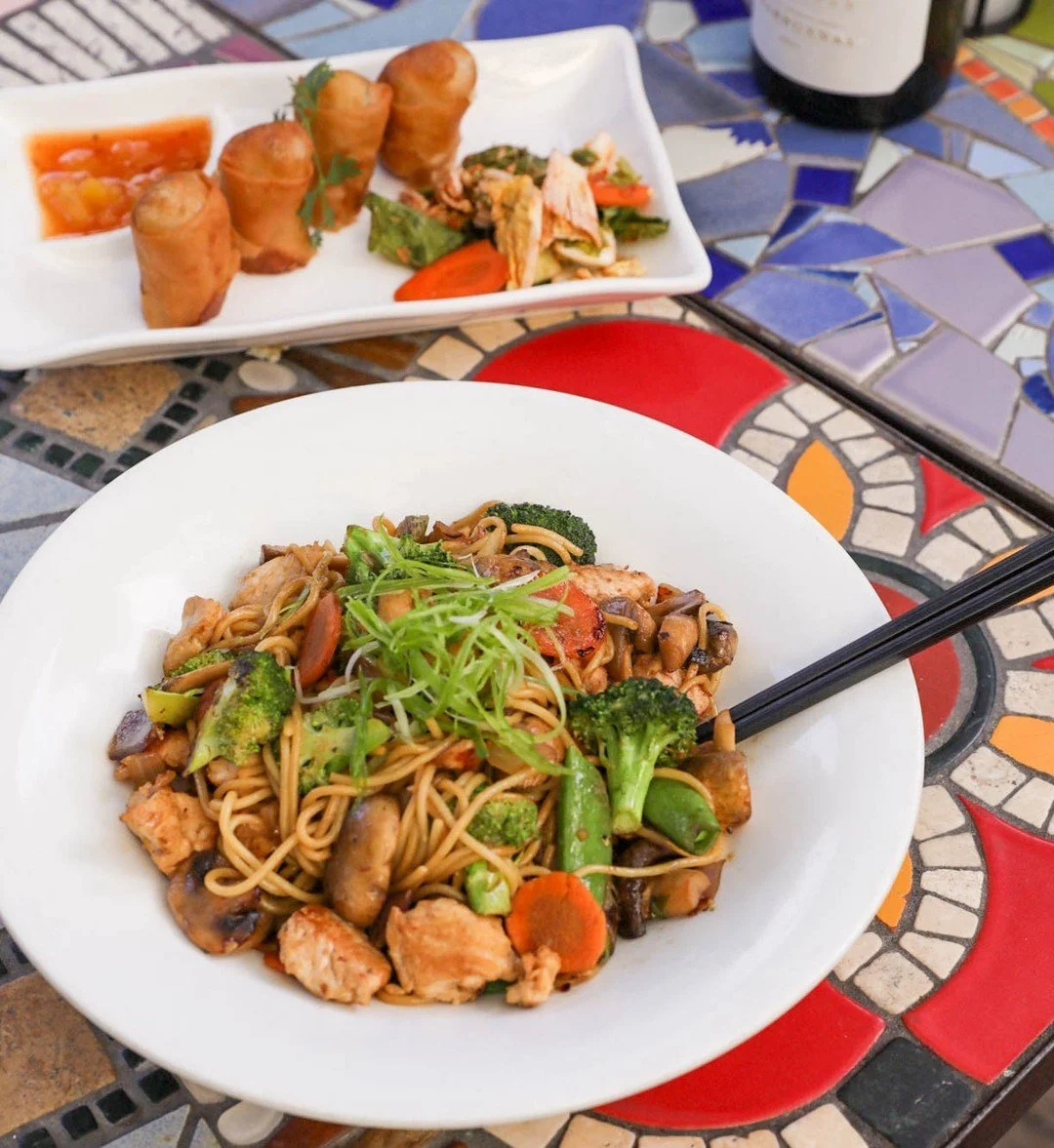 Spring tastes like this 🌿Our guest-favorite Robin's Chow and Crispy Vietnamese Spring Rolls pair perfectly with sunshine: light, bright, and ready to savor.