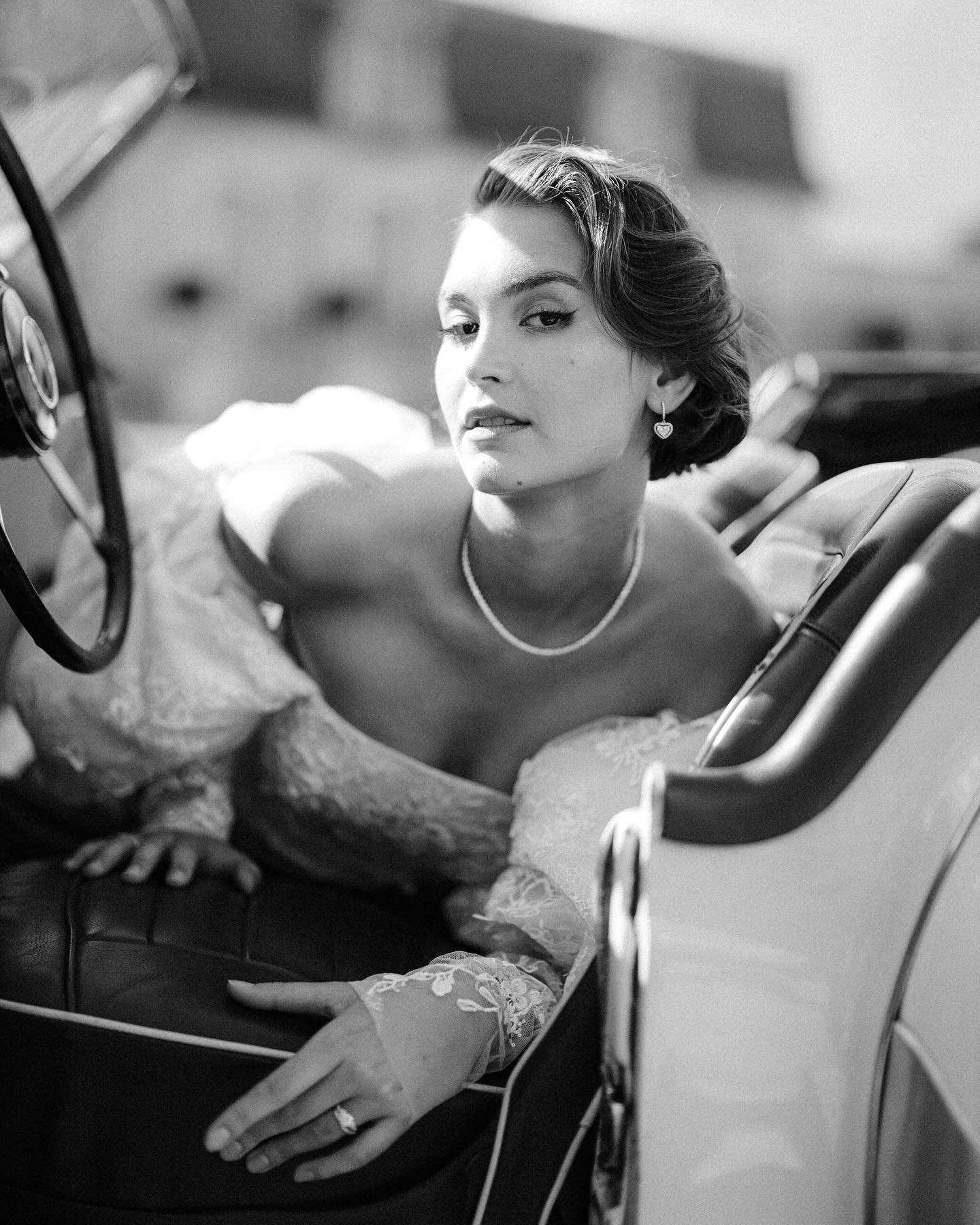 &laquo;&nbsp;I don&rsquo;t want to be a passenger in my own life.&nbsp;&raquo; Diane von F&uuml;rstenberg

Credits
Photographer: @vivien_malagnat
Editorial for @wed_vibes
Executive Production Team: @wed_vibes
Venue: @chateau_de_villette @theheritagec