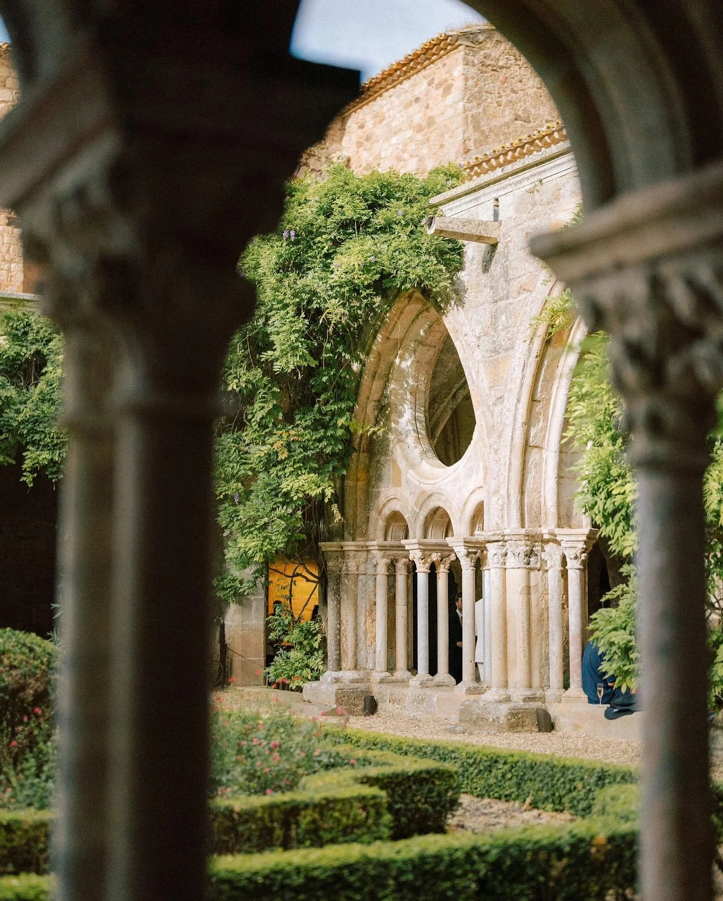 There are places that carry their own kind of silence. Fontfroide Abbey is one of them.
A place where time slows down, where light dances through centuries-old stone, and where every whisper and bursts of laughter echoes like a memory.

@abbaye_de_fo