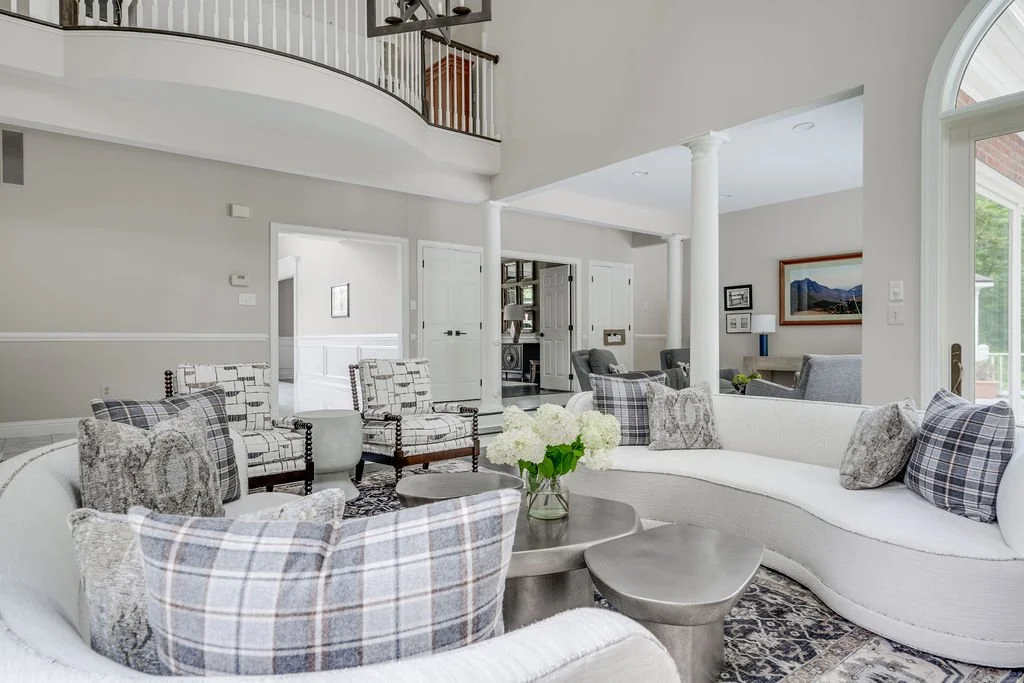 20250805-HomewoodInteriors-4158blended.jpg