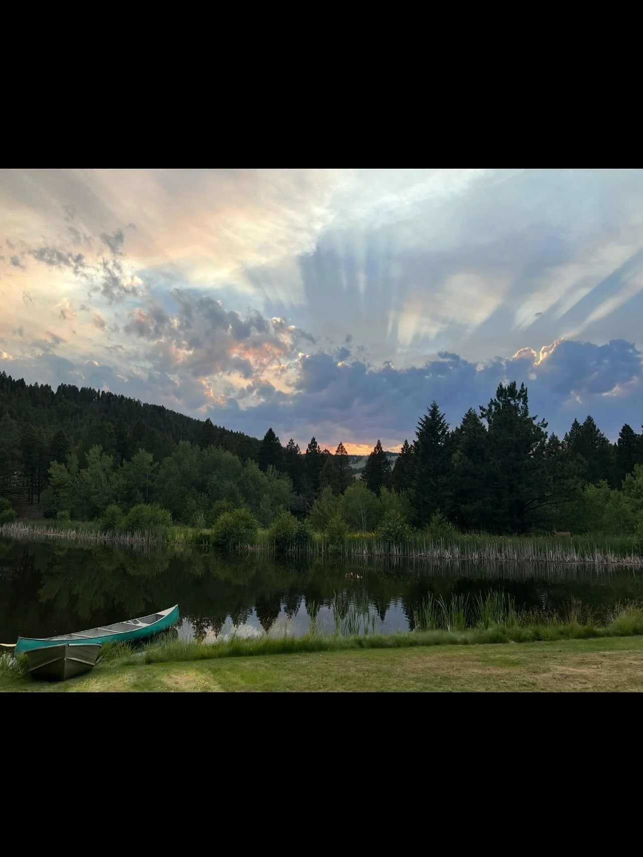 So happy to have shared this past week with my son at @featheredpipe in Montana.

A pleasure again to assist my mentor @marlaapt at this annual epic yoga retreat. Always a highlight of the year🙏🏽💖🌲

#mothersontime #yogaretreat #montana #reset #co