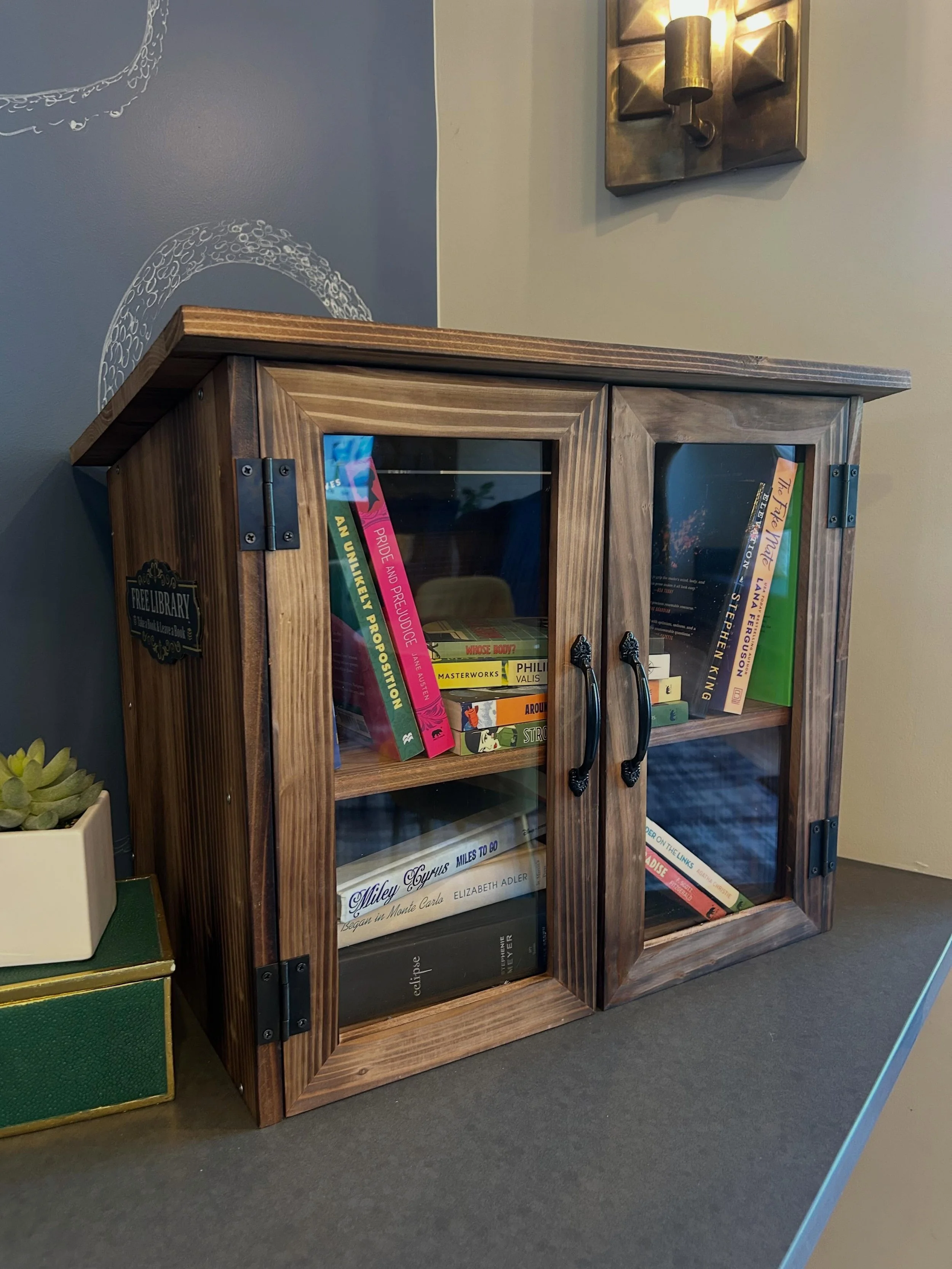 Take a book, leave a book 📚✨

Our new Free Little Library is officially open in the club room! Stop by to grab your next read or share one of your favorites with the community. Happy reading, Steel House residents 🤍

#SteelHouseApartments #LittleFr