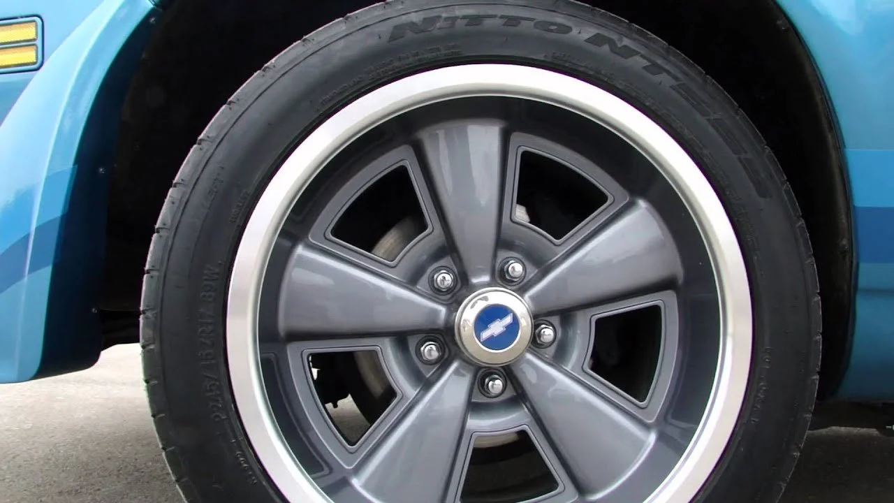 17in Camaro Corvette Rally Wheels Silver w/Machined Lip W/Centercaps ...