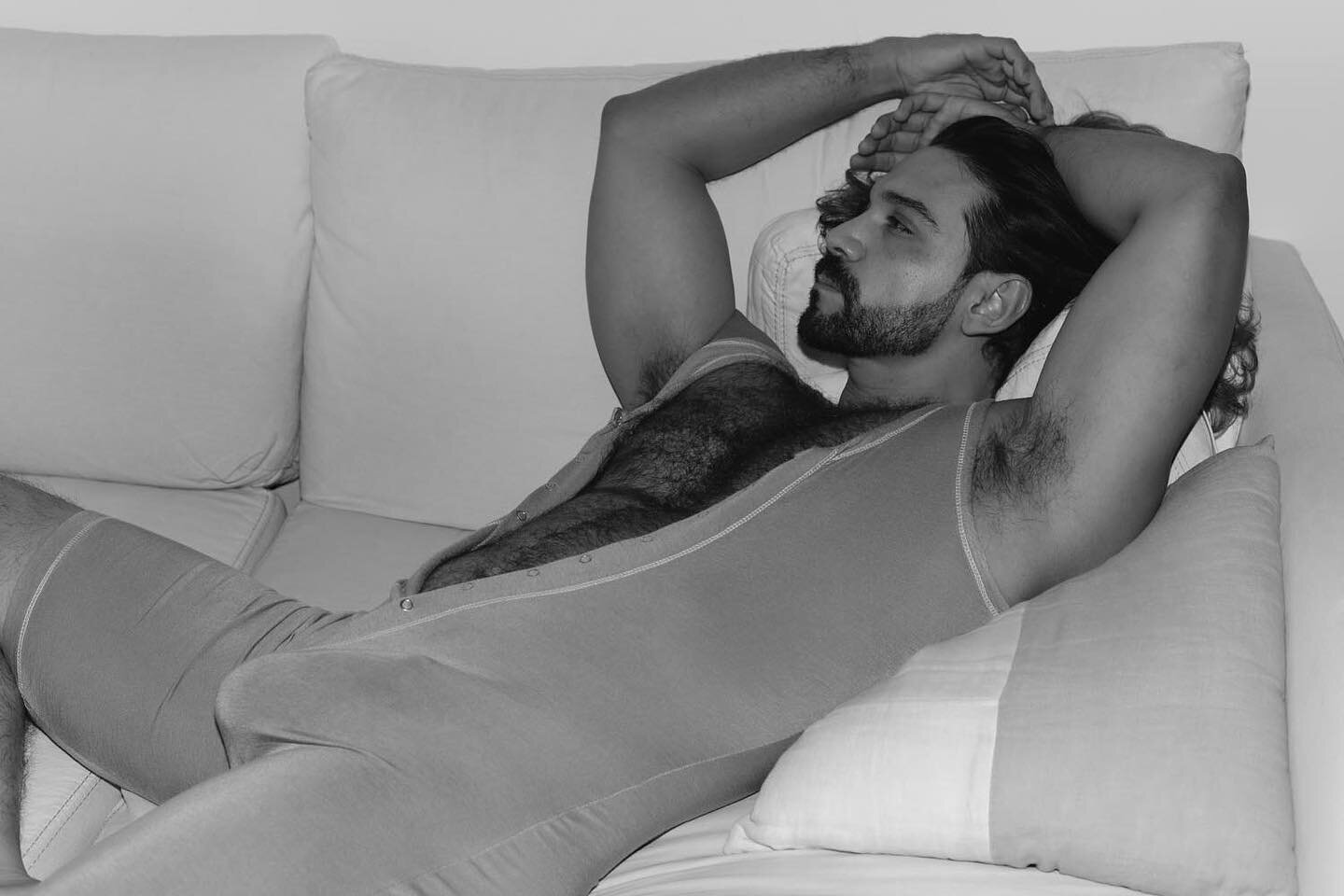 Time to sleep. #tb Luis. 2022. #pielajena #ivansanchezphoto #malodel #malephotography #malephoto #fotomasculina #loungewear #mexico #etnosfashion