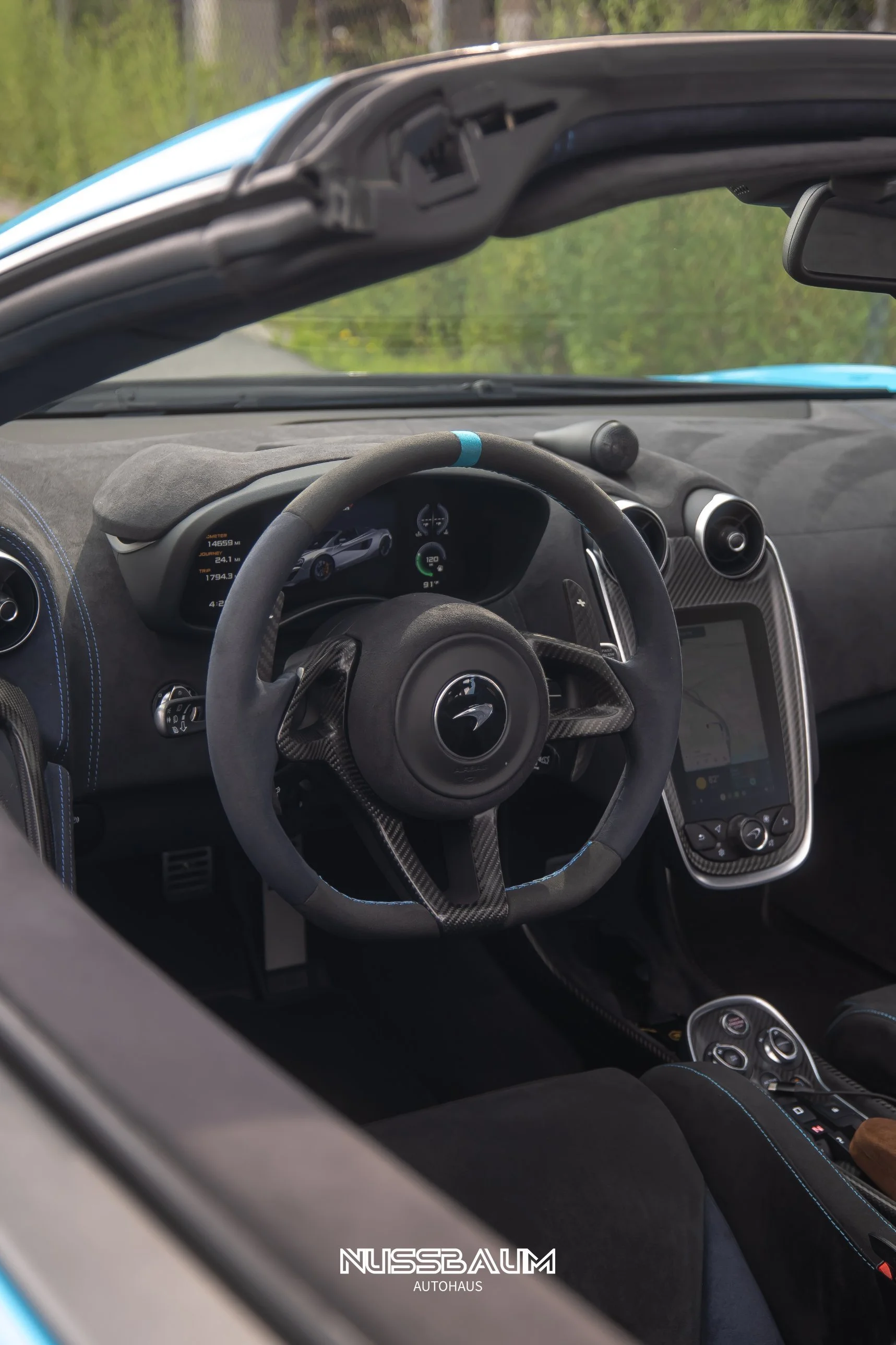 McLaren_600LT_02.jpg