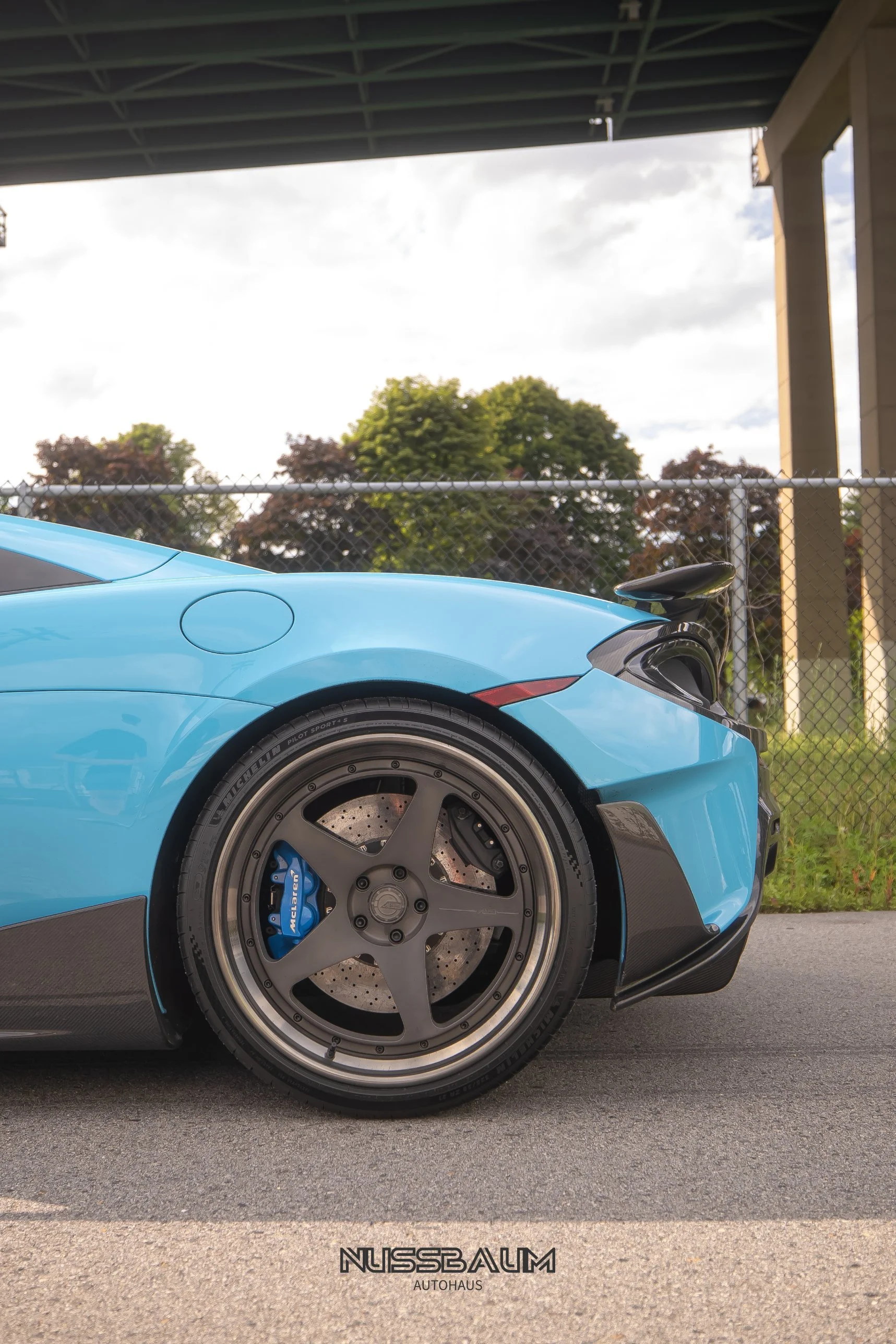 McLaren_600LT_03.jpg