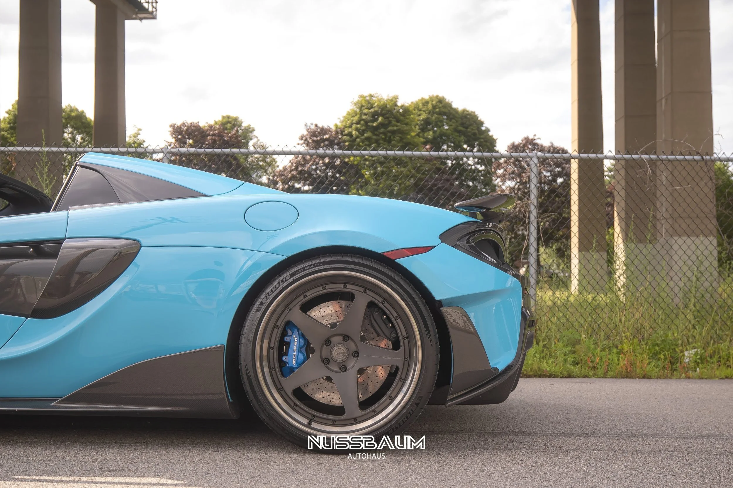 McLaren_600LT_04.jpg