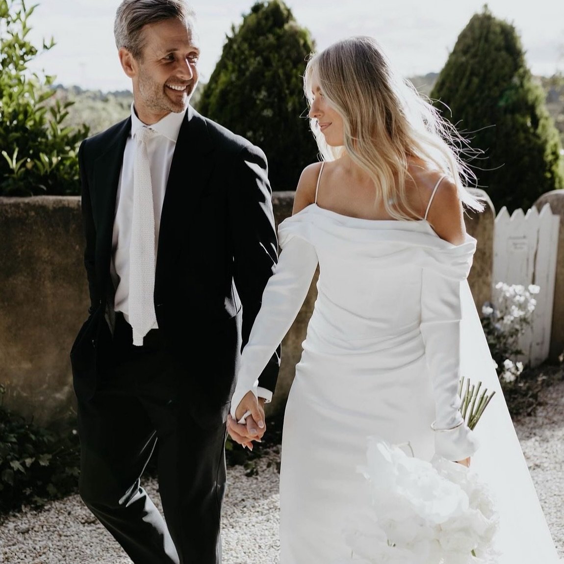 REAL BRIDE | Emma in @ingridolicbridal Luna gown. 

Available in the gallery