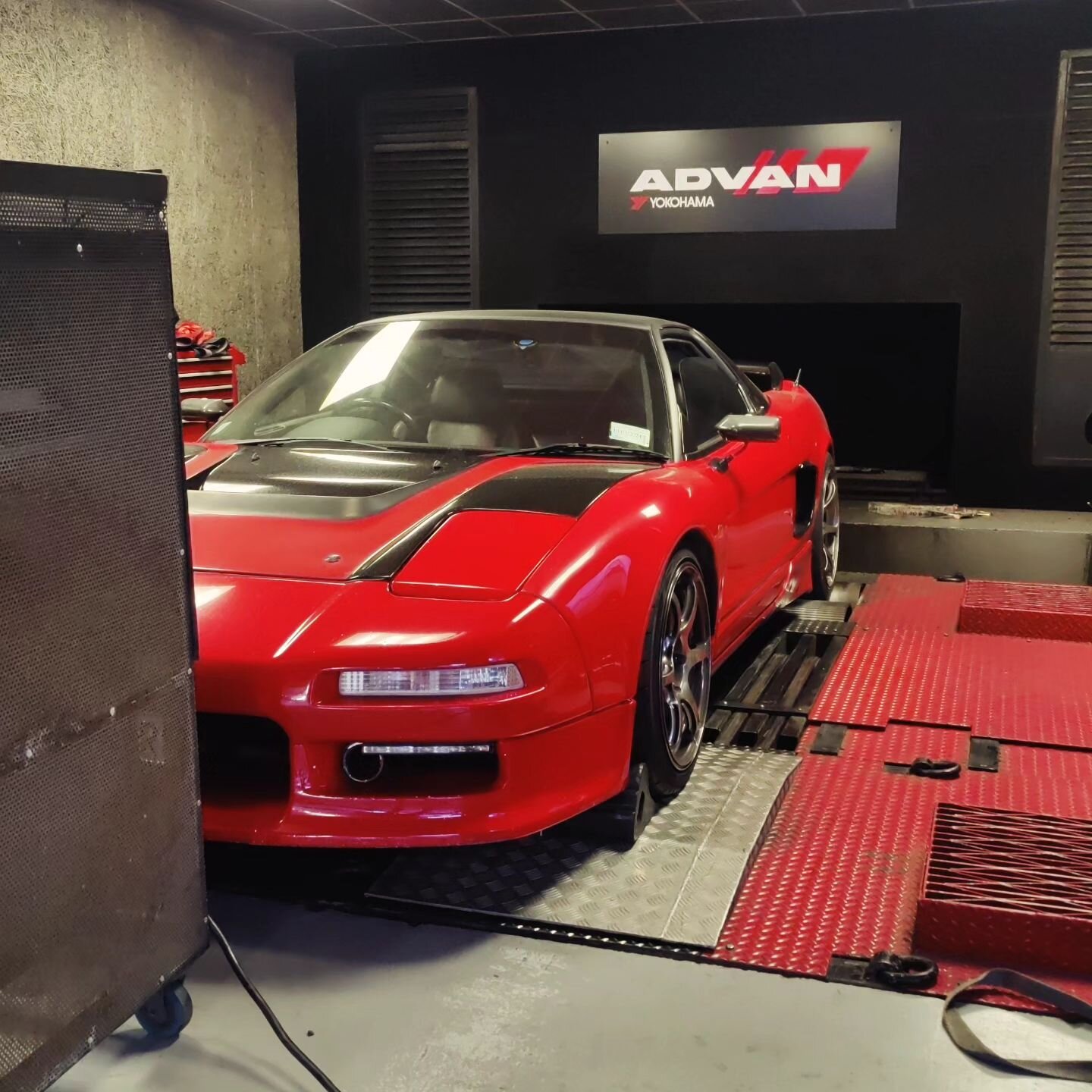 NSX on the dyno for a tune on a @link_ecu G4+