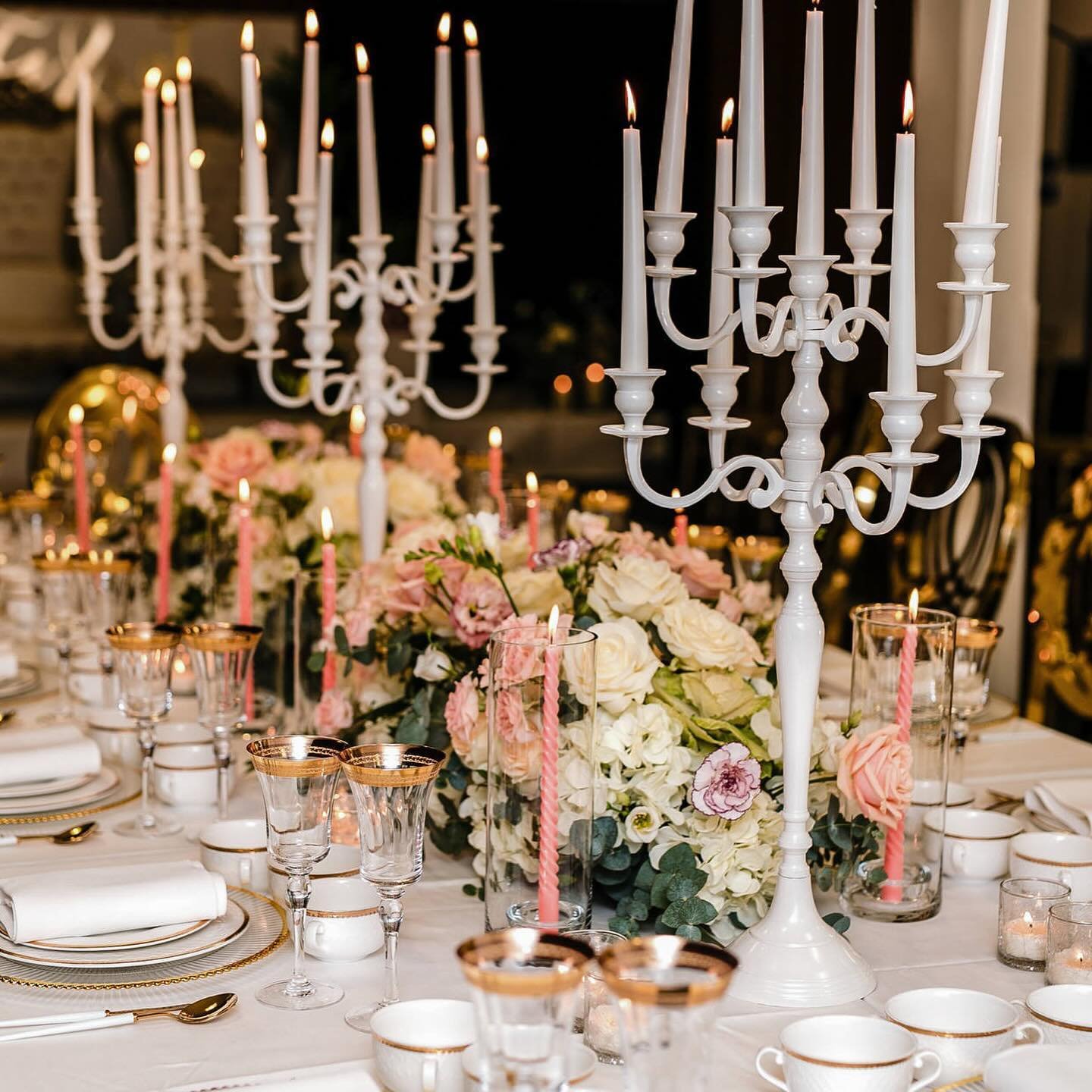 Looking to design and style your table for your special celebration?
~
Look no further. Contact us using the link in our bio.
~
Designed @perfectevent4u 
Photography @remi_benson 
:
:
:
:
:
#weddingreceptiondecor #weddingday #weddingplanners #eventpl